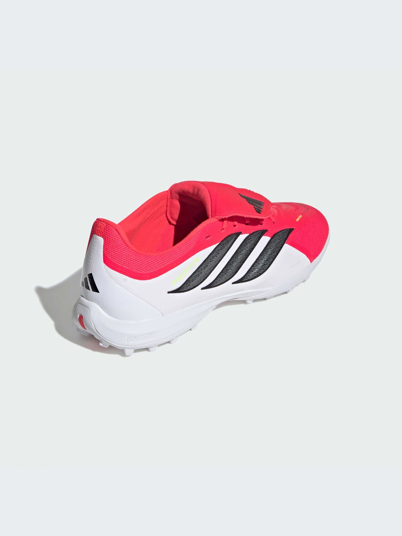 Кроссовки Adidas Predator модель JR7873-KZ Кроссовки Adidas Predator модель JR7873-KZ Фото