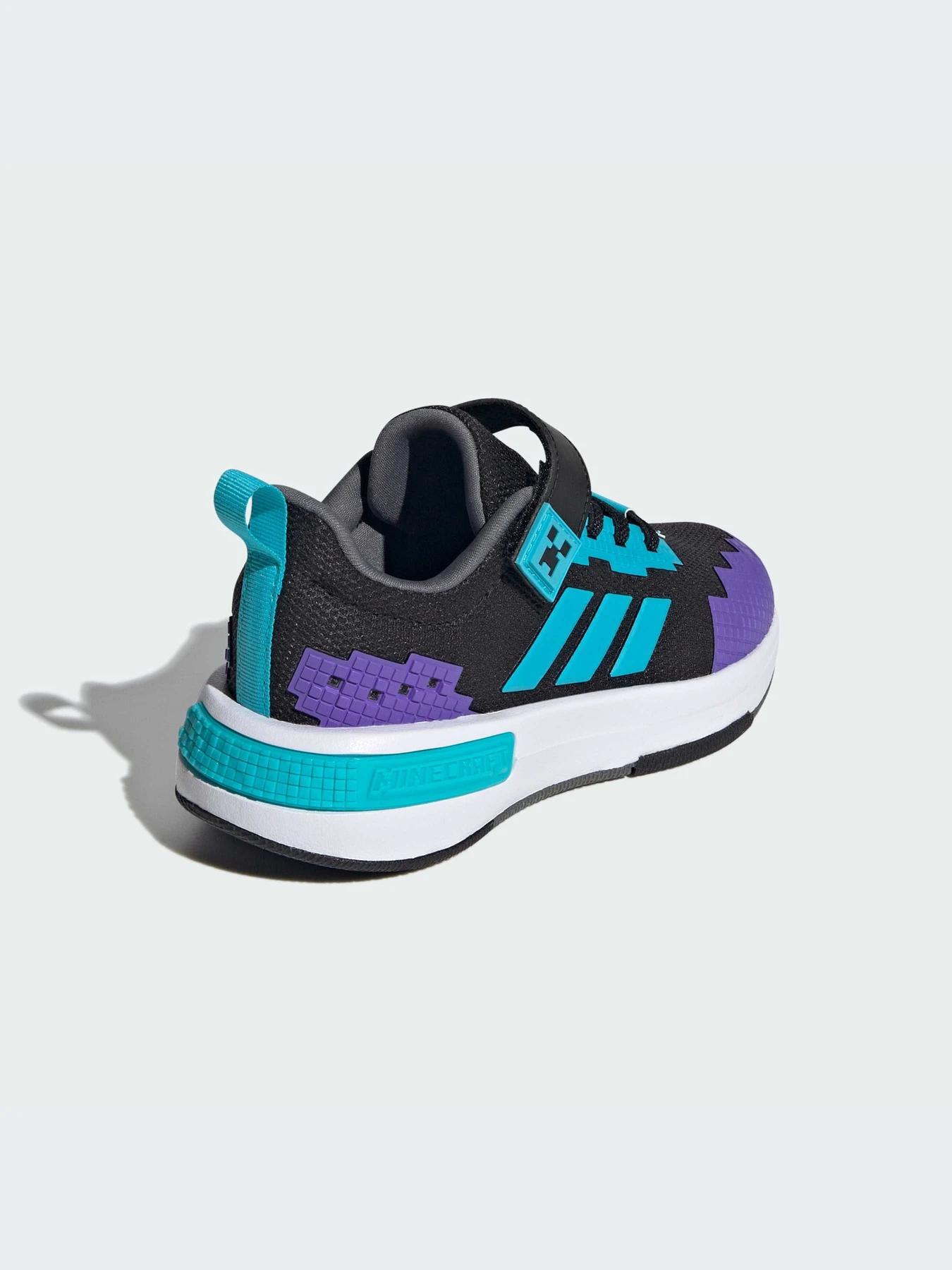 Кроссовки Adidas модель JR1970-KZ Кроссовки Adidas модель JR1970-KZ Фото