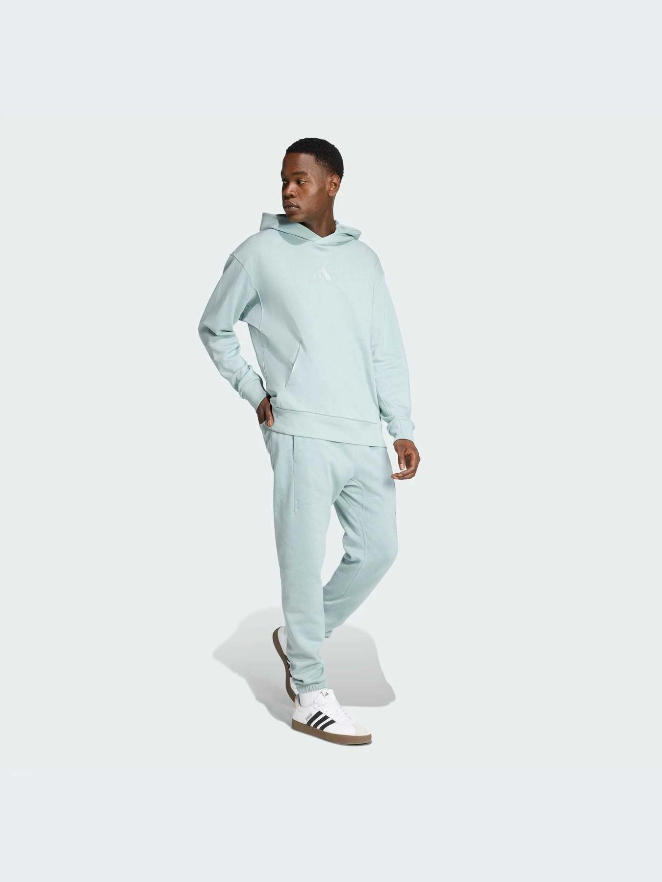 Худи и свитшоты Adidas модель KC3196-KZ Худи и свитшоты Adidas модель KC3196-KZ Фото