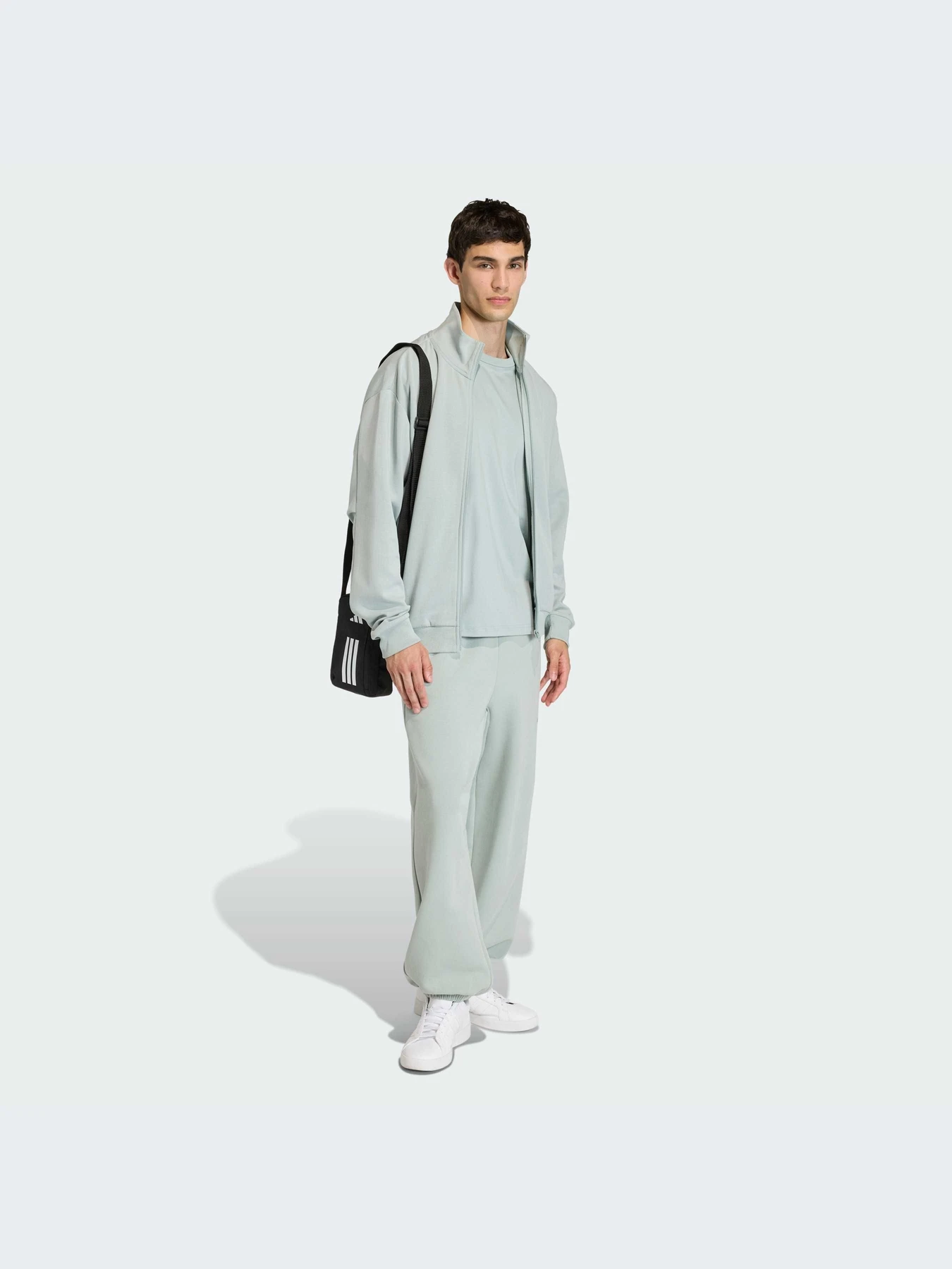 Худи и свитшоты Adidas модель KF0347-KZ Худи и свитшоты Adidas модель KF0347-KZ Фото