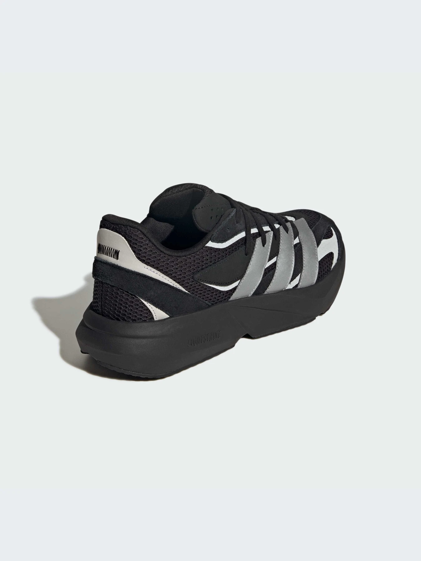 Кроссовки Adidas модель JQ7199-KZ Кроссовки Adidas модель JQ7199-KZ Фото