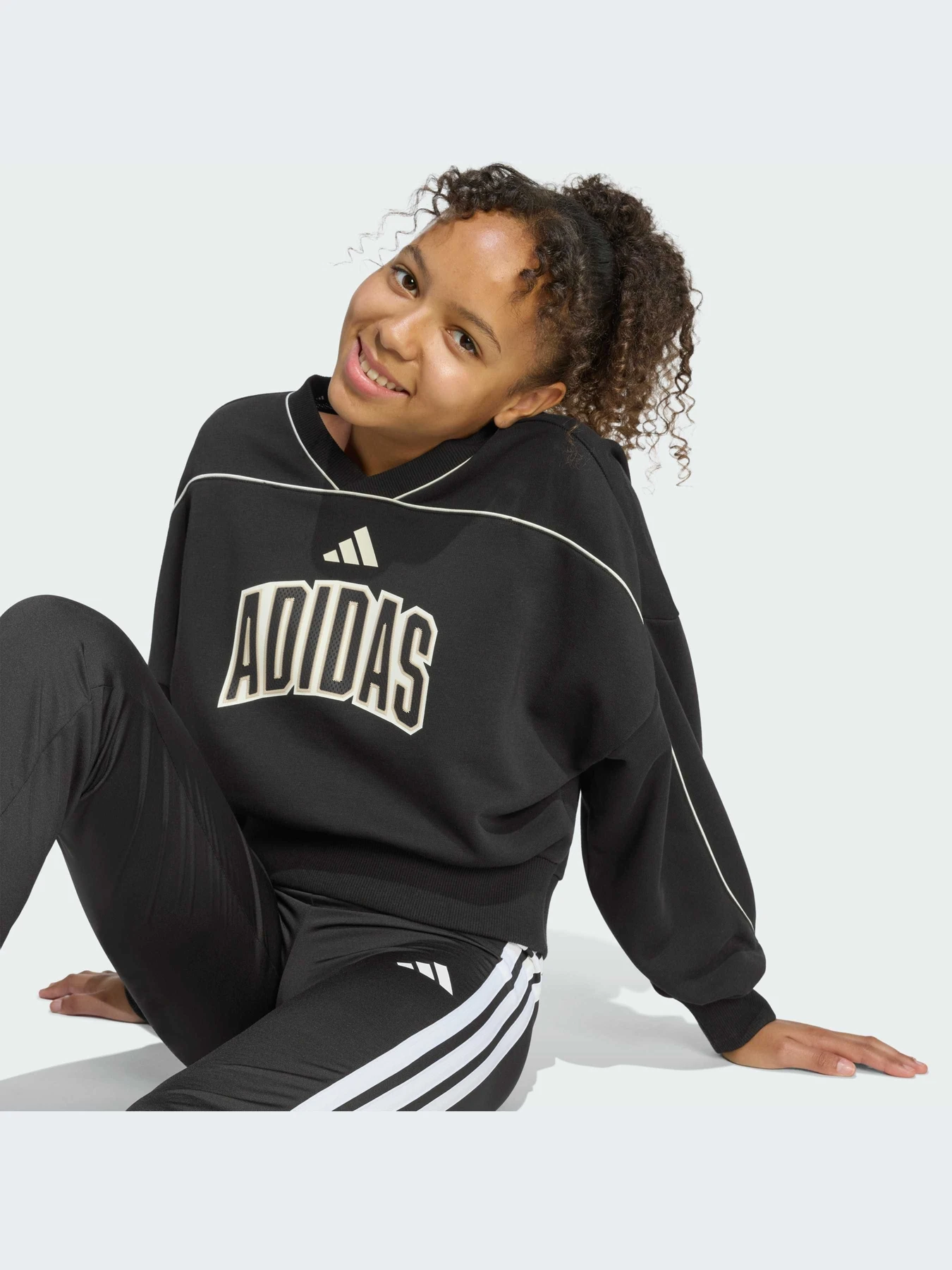 Худи и свитшоты Adidas модель KB7029-KZ Худи и свитшоты Adidas модель KB7029-KZ Фото