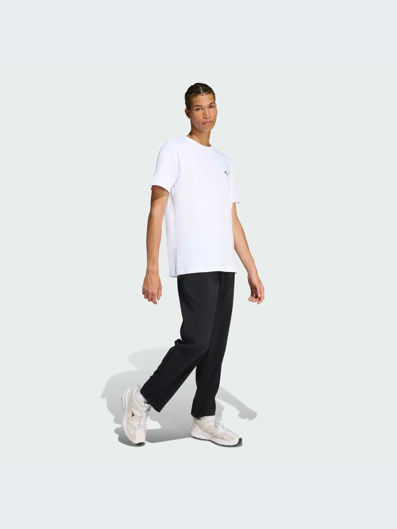 Футболки и поло Adidas модель JZ4995-KZ Футболки и поло Adidas модель JZ4995-KZ Фото