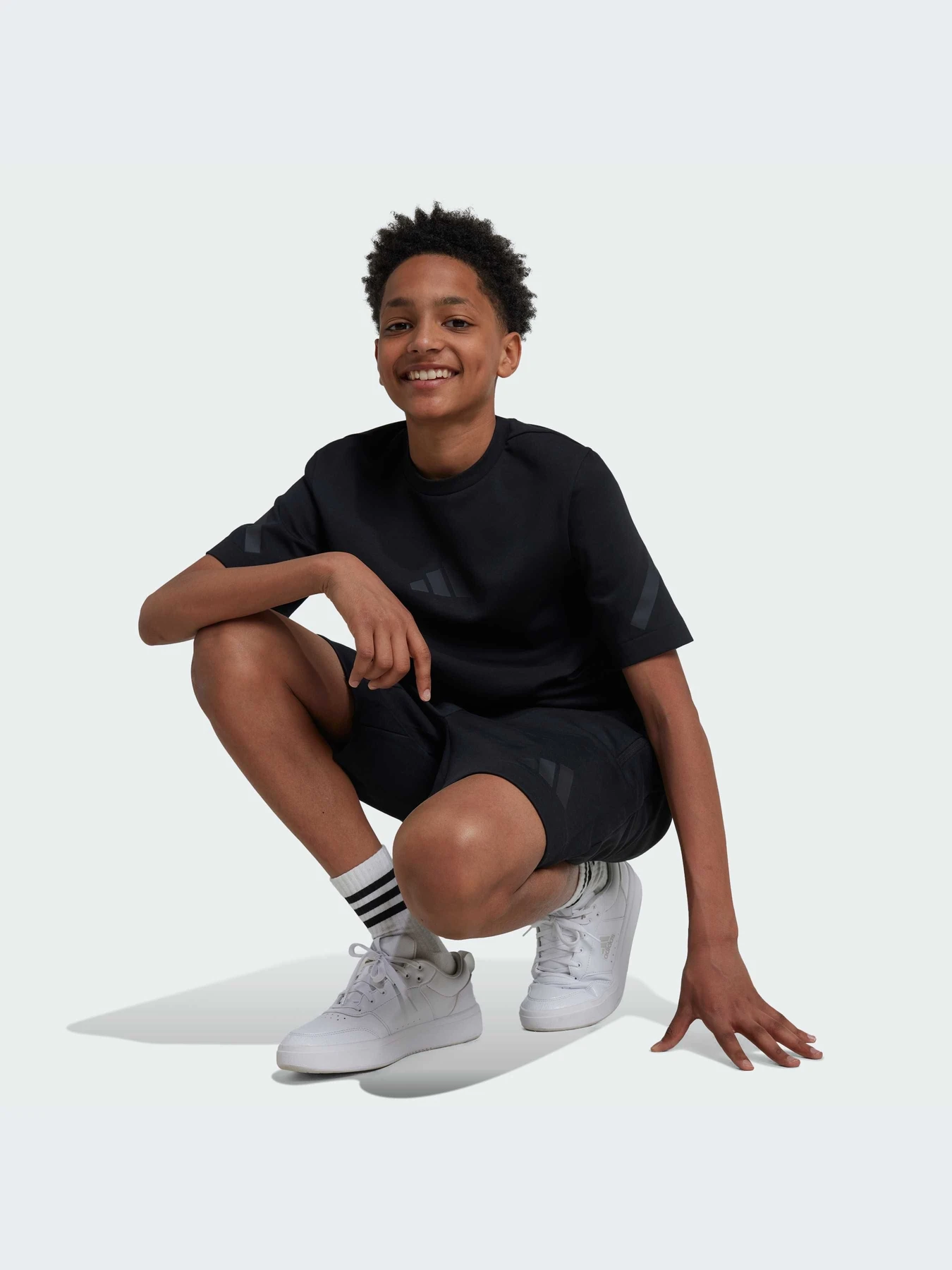 Футболки и поло Adidas ZNE модель JF2499-KZ Футболки и поло Adidas ZNE модель JF2499-KZ Фото