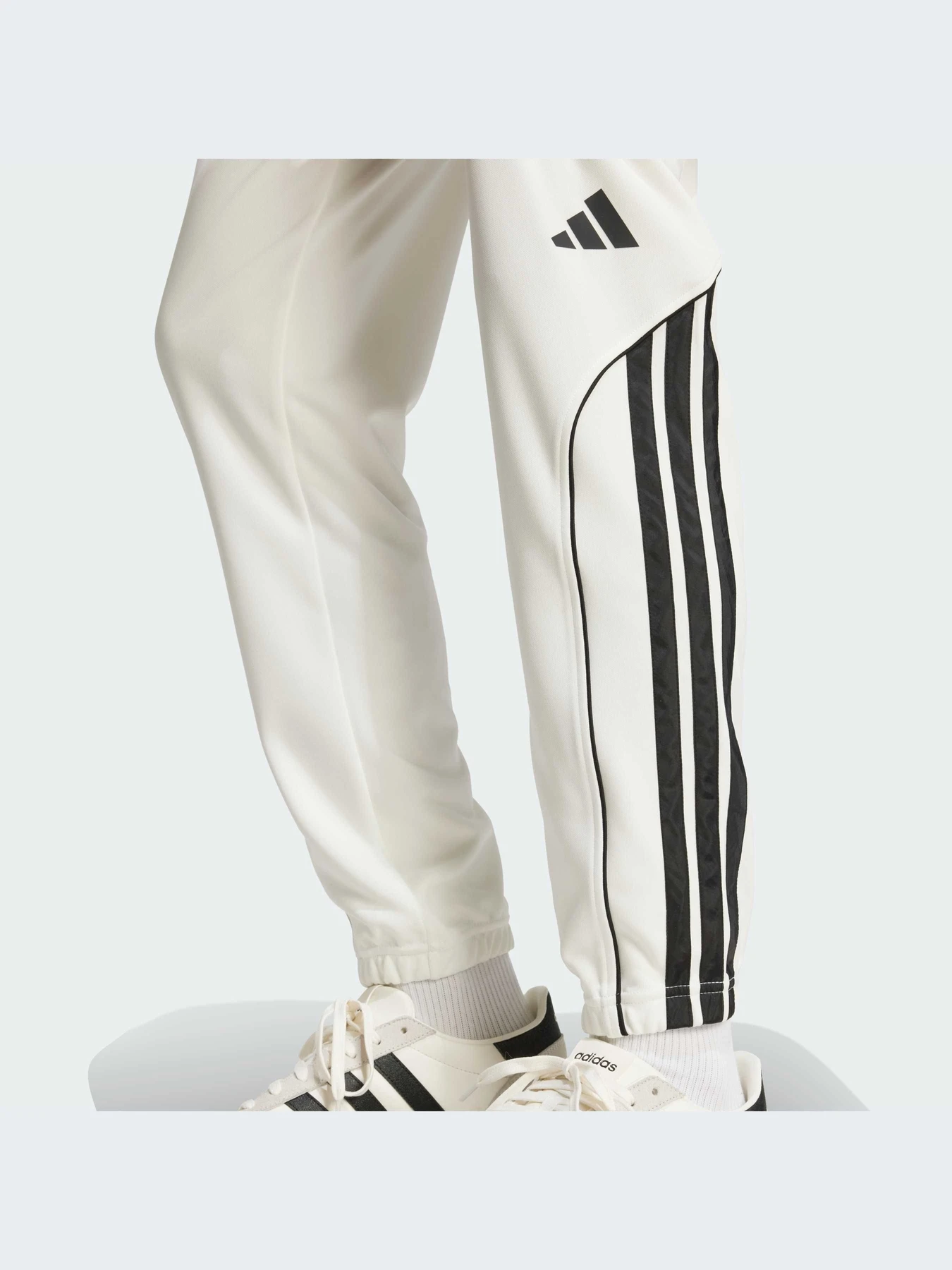 Костюмы Adidas 3 Stripes модель JX5527-KZ Костюмы Adidas 3 Stripes модель JX5527-KZ Фото