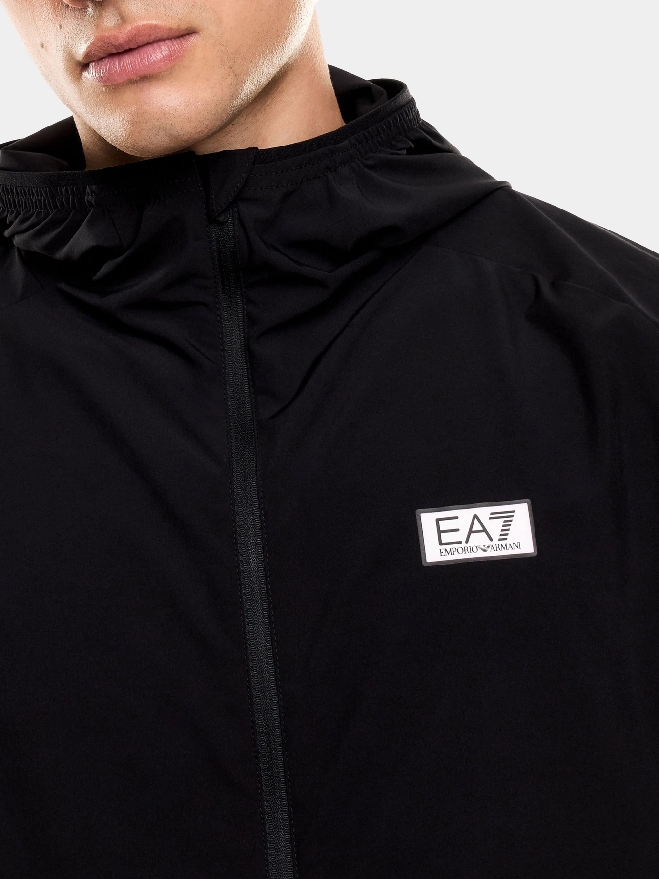 Куртки и дубленки EA7 модель 7M001381-AF13392-UC001 Куртки и дубленки EA7 модель 7M001381-AF13392-UC001 Фото
