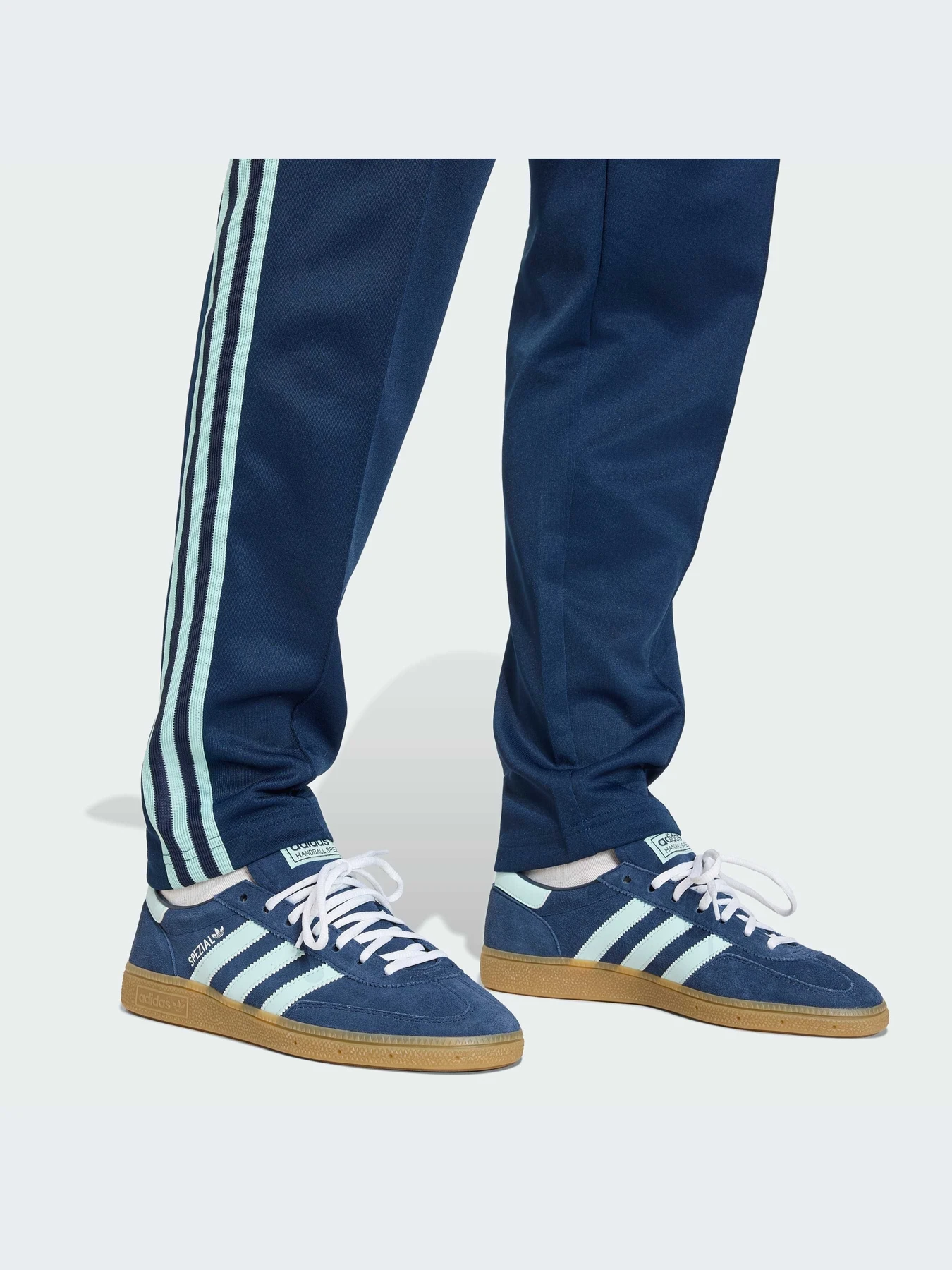 Брюки Adidas модель JZ9341-KZ Брюки Adidas модель JZ9341-KZ Фото