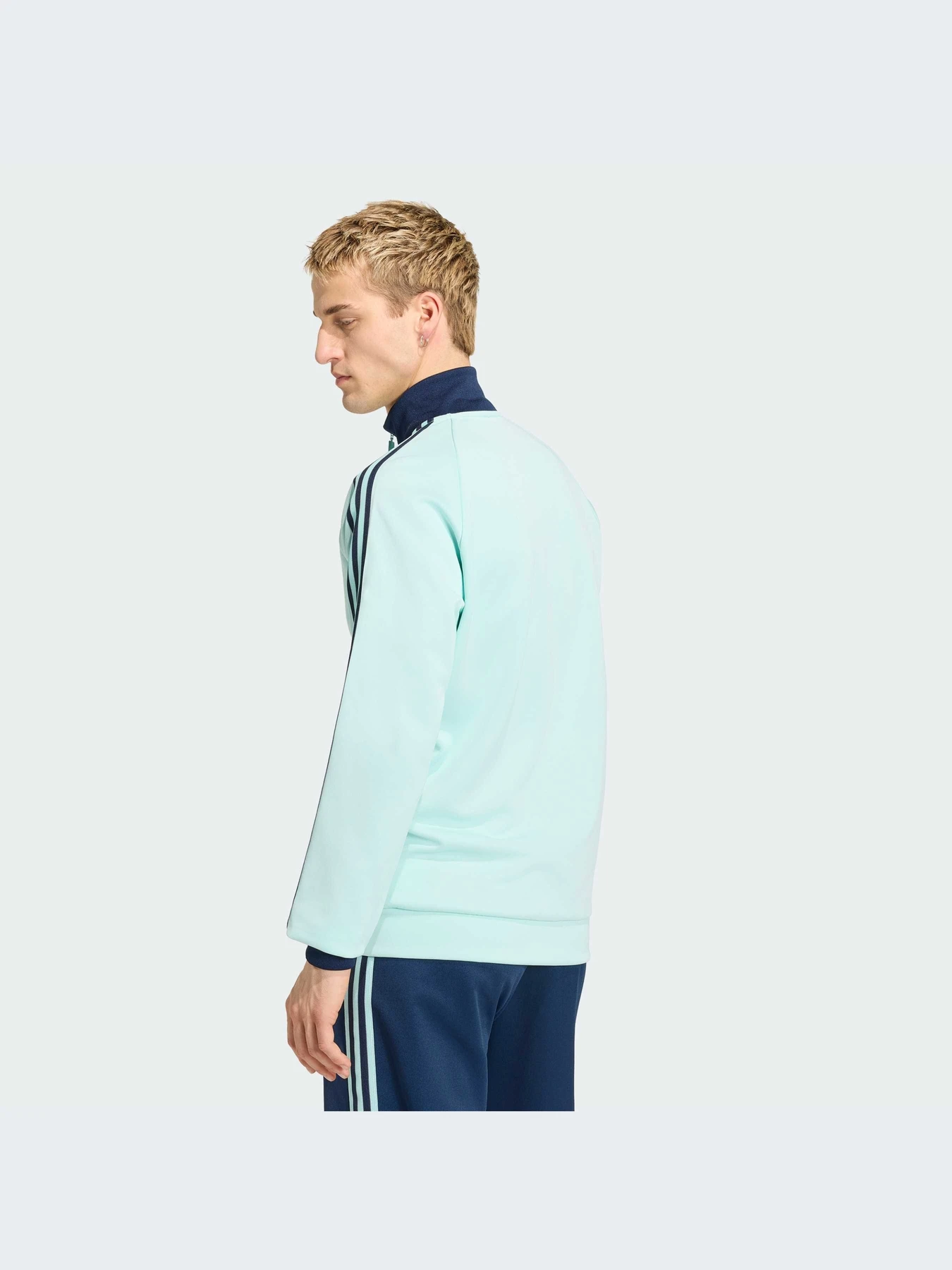 Худи и свитшоты Adidas модель JZ9340-KZ Худи и свитшоты Adidas модель JZ9340-KZ Фото