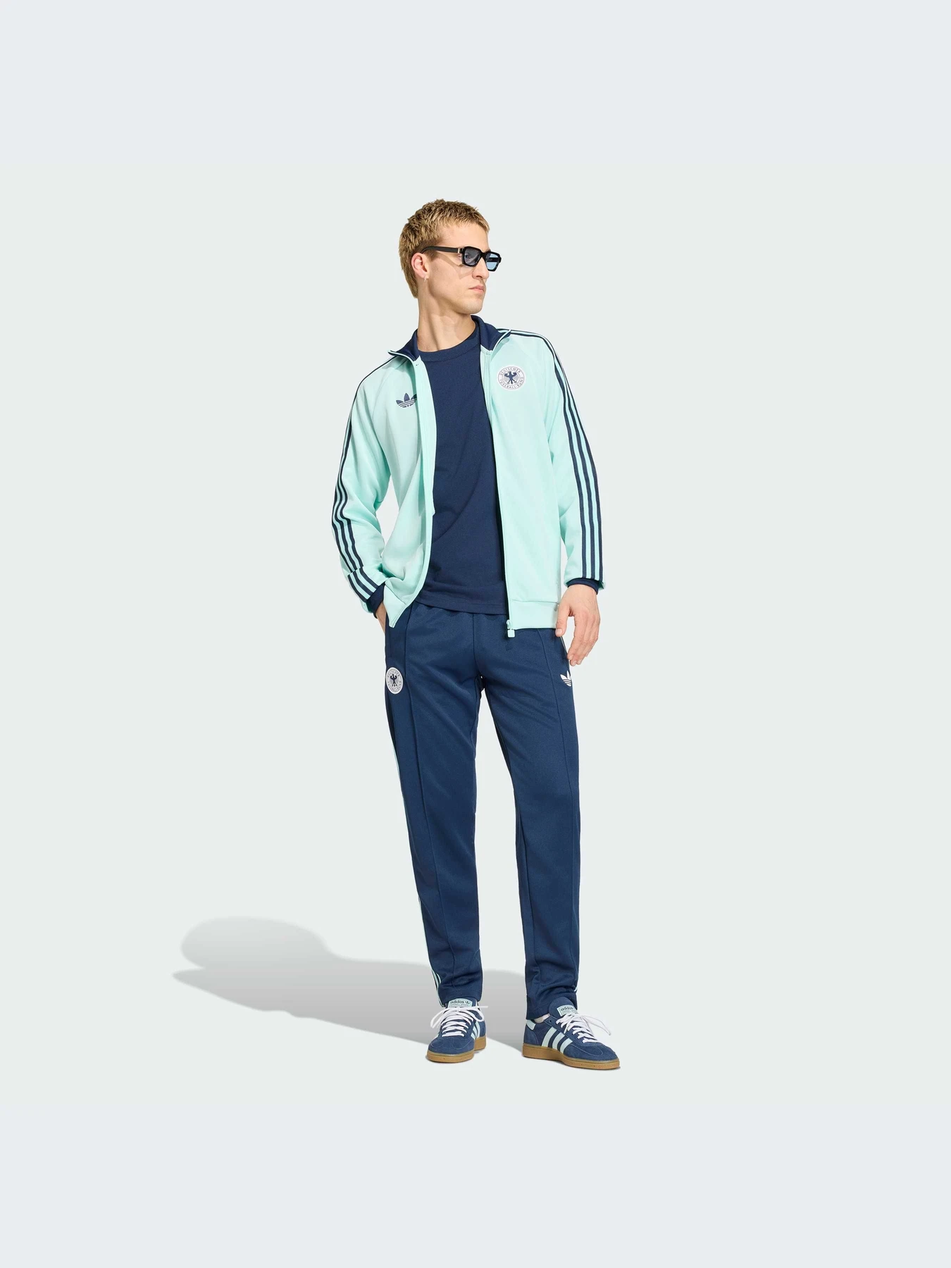 Худи и свитшоты Adidas модель JZ9340-KZ Худи и свитшоты Adidas модель JZ9340-KZ Фото