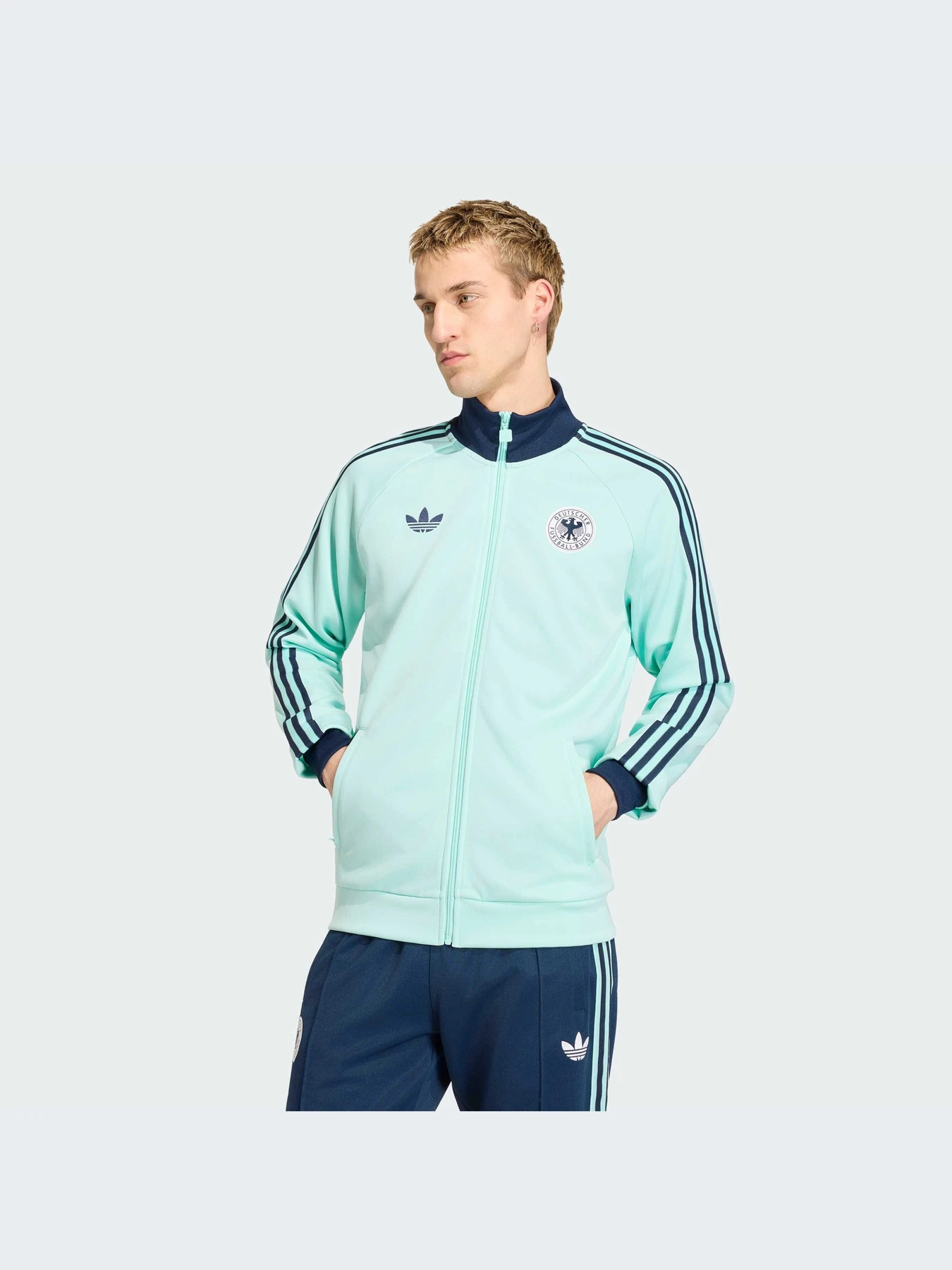 Худи и свитшоты Adidas модель JZ9340-KZ Худи и свитшоты Adidas модель JZ9340-KZ Фото