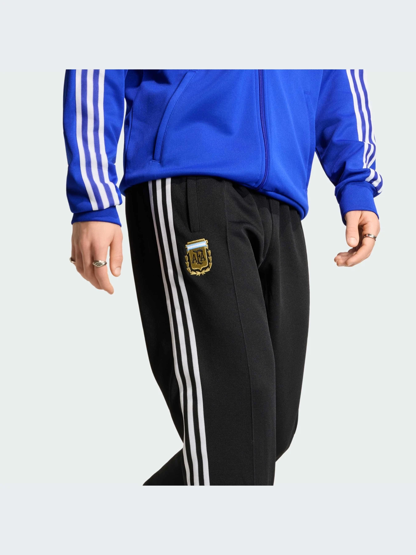 Брюки Adidas модель JZ6306-KZ Брюки Adidas модель JZ6306-KZ Фото