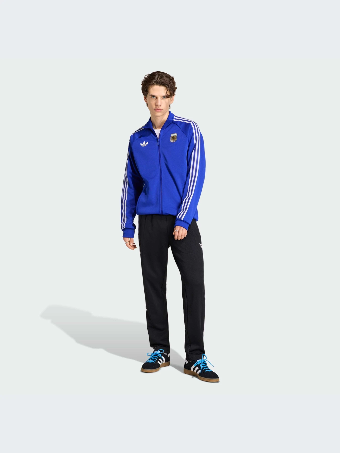 Худи и свитшоты Adidas модель JZ6305-KZ Худи и свитшоты Adidas модель JZ6305-KZ Фото