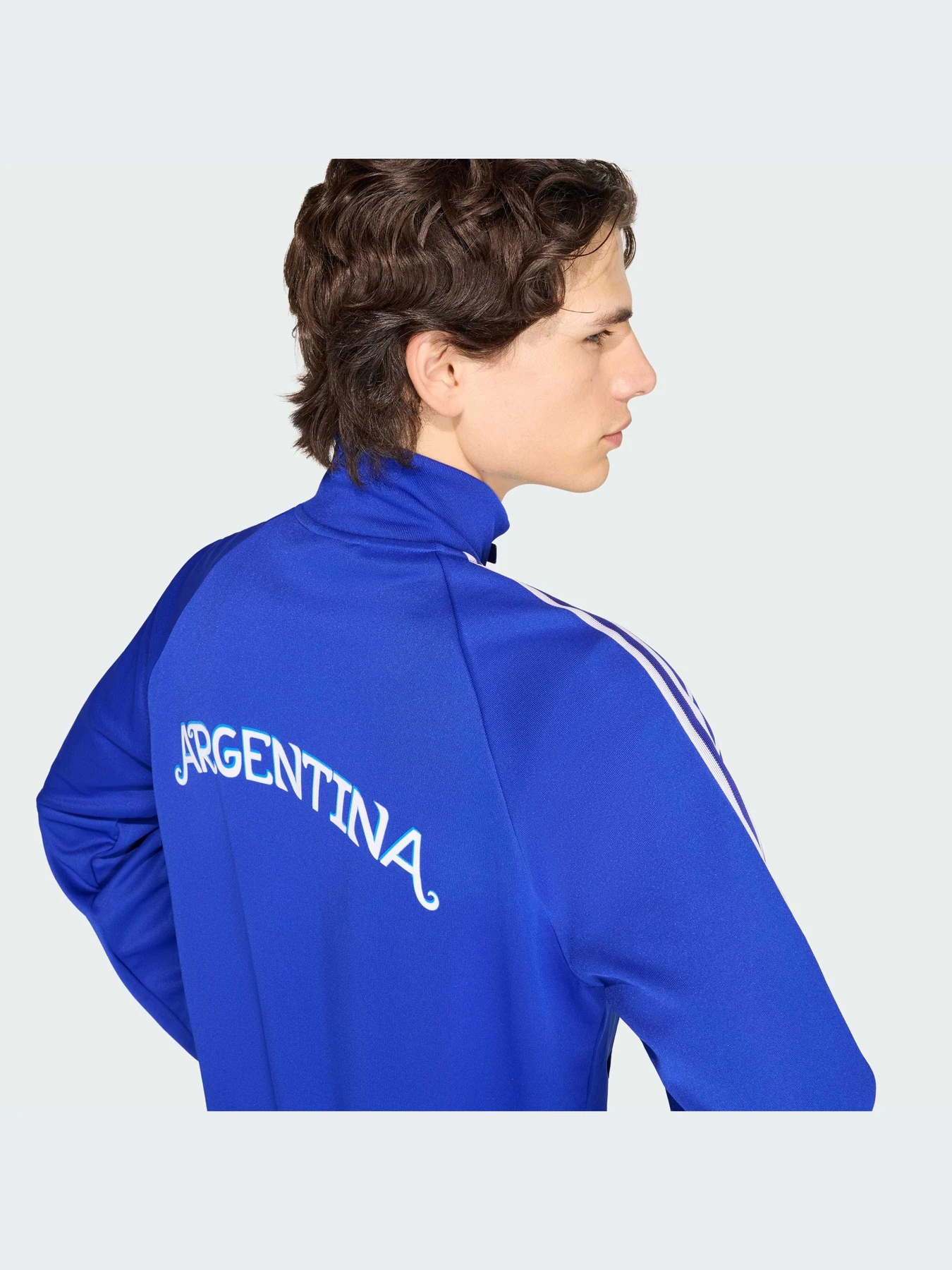 Худи и свитшоты Adidas модель JZ6305-KZ Худи и свитшоты Adidas модель JZ6305-KZ Фото