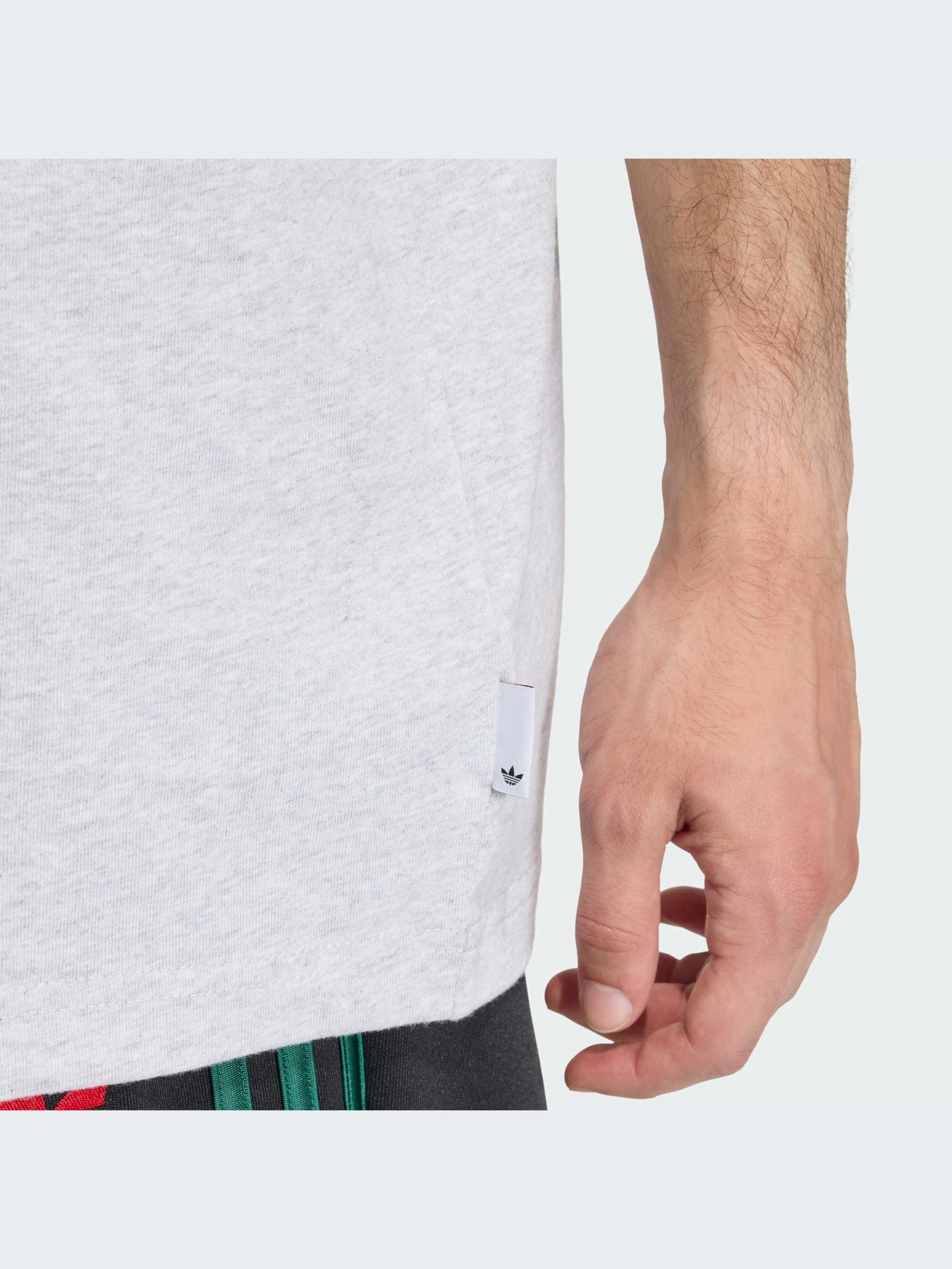 Футболки и поло Adidas Graphics модель KS7617-KZ Футболки и поло Adidas Graphics модель KS7617-KZ Фото