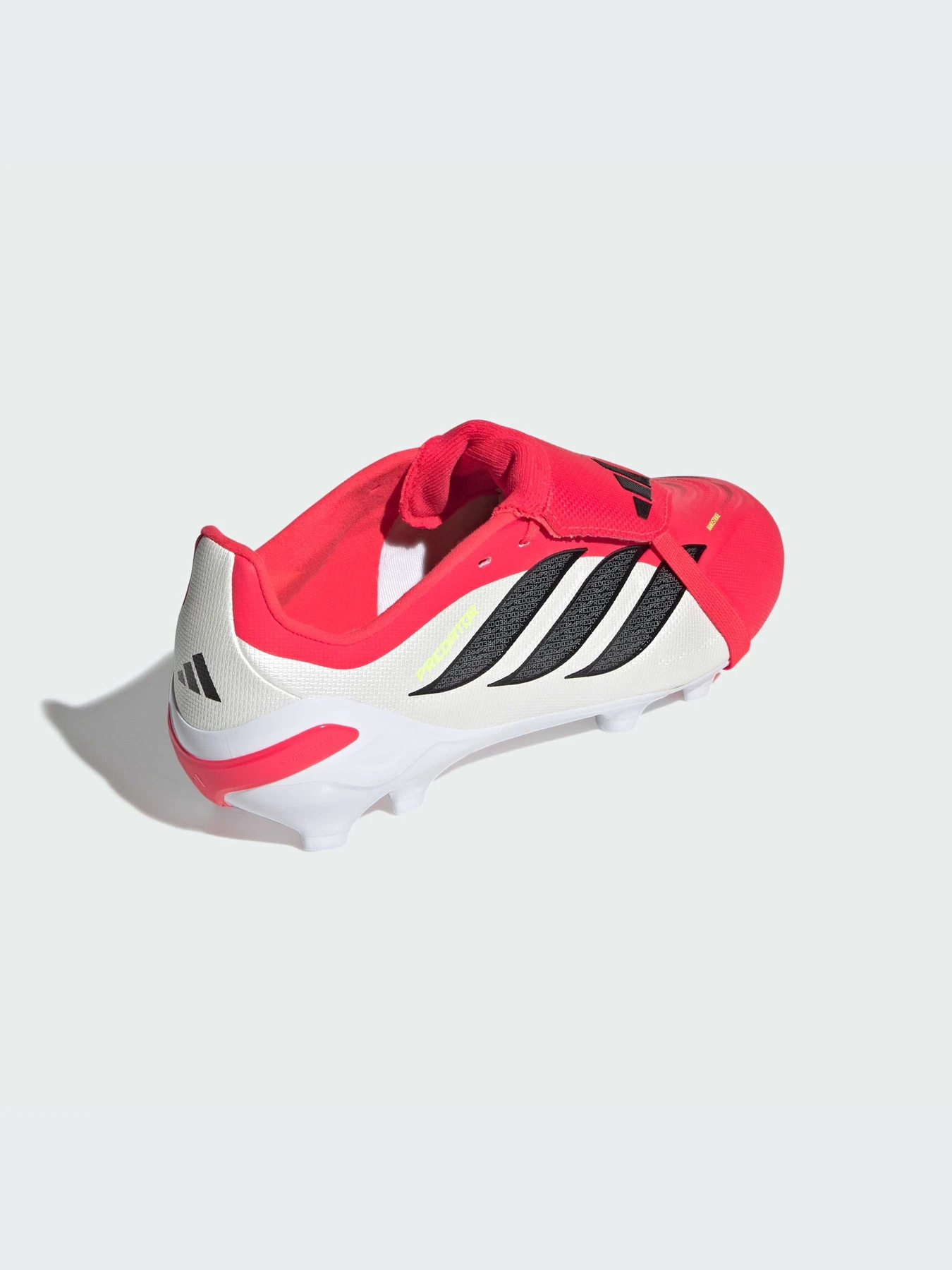 Кроссовки Adidas Predator модель JR7925-KZ Кроссовки Adidas Predator модель JR7925-KZ Фото