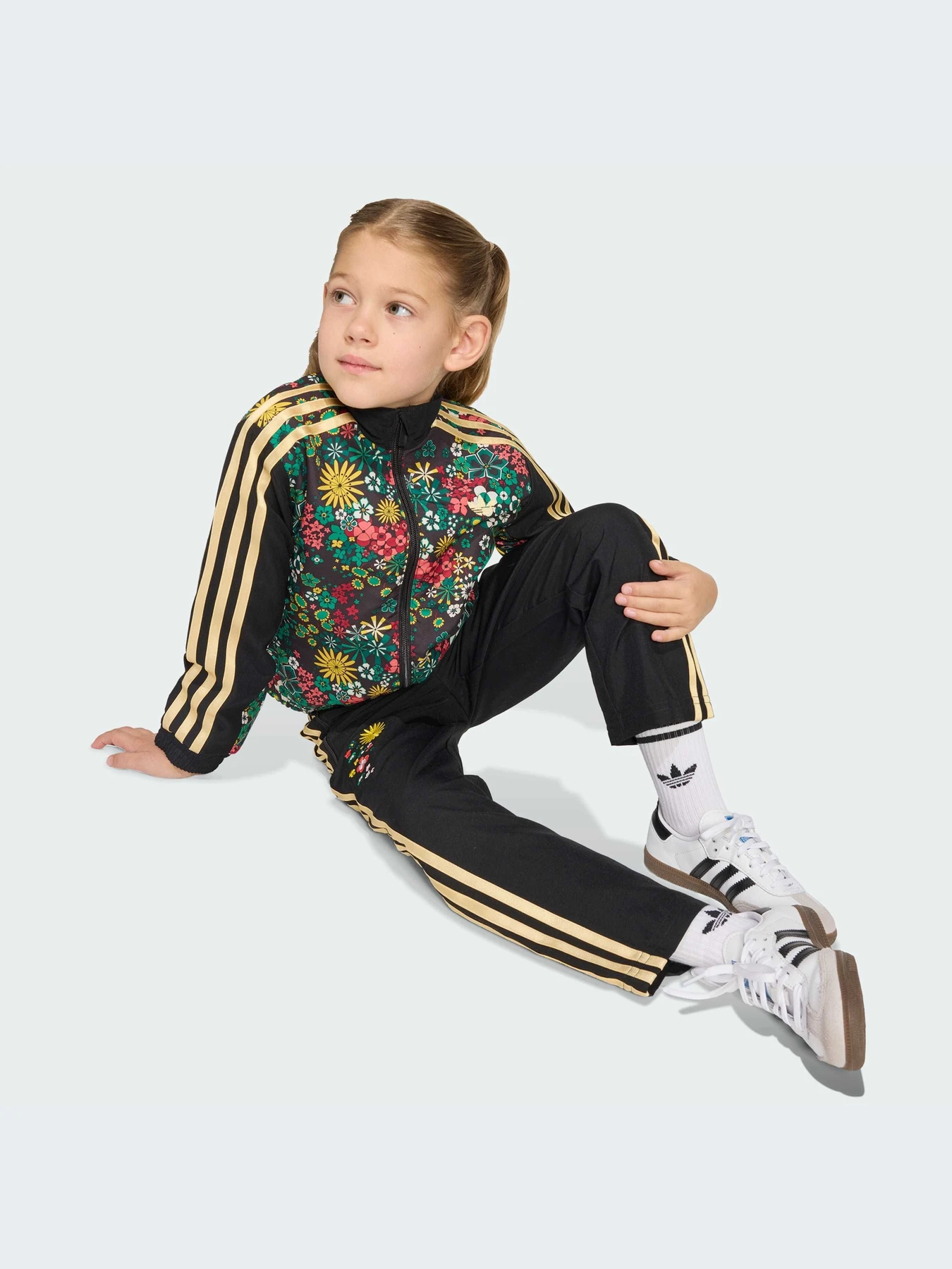 Костюмы Adidas Graphics модель KD5937-KZ Костюмы Adidas Graphics модель KD5937-KZ Фото