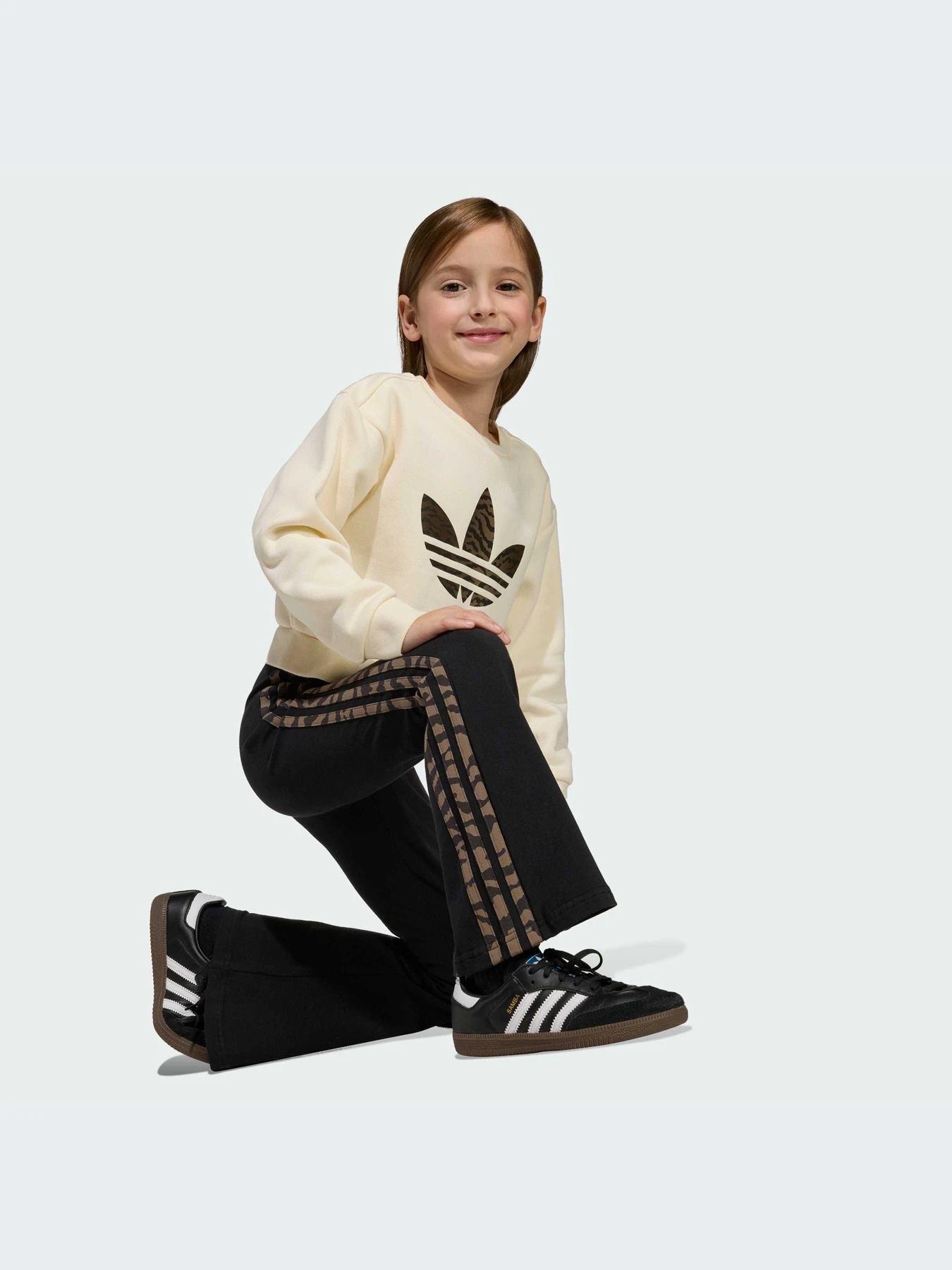 Костюмы Adidas Graphics модель KD5814-KZ Костюмы Adidas Graphics модель KD5814-KZ Фото