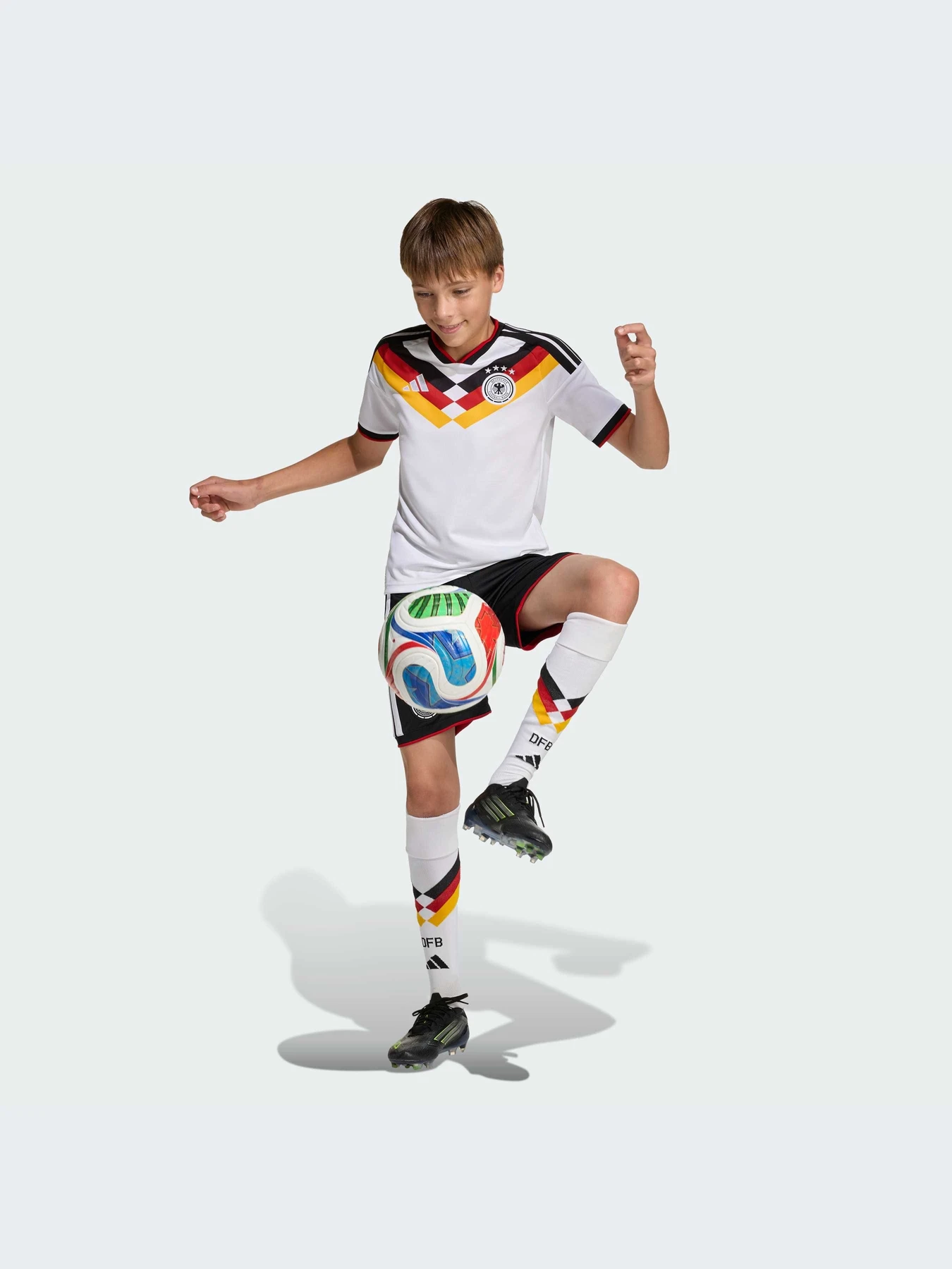 Шорты Adidas модель JZ4562-KZ Шорты Adidas модель JZ4562-KZ Фото