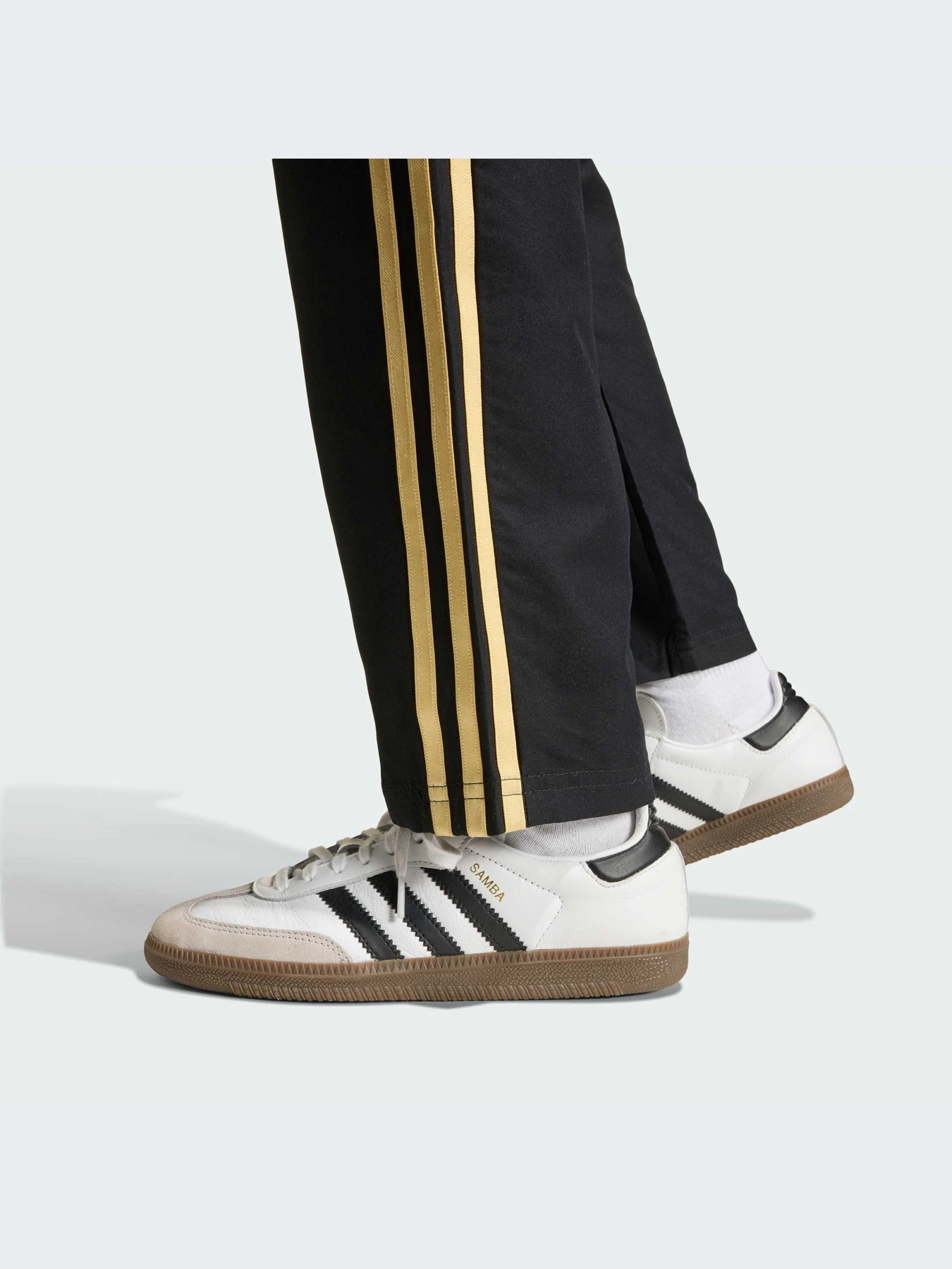 Брюки Adidas Graphics модель KD5946-KZ Брюки Adidas Graphics модель KD5946-KZ Фото