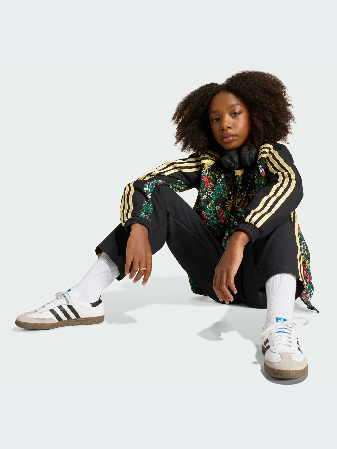 Худи и свитшоты Adidas Graphics модель KD5938-KZ Худи и свитшоты Adidas Graphics модель KD5938-KZ Фото