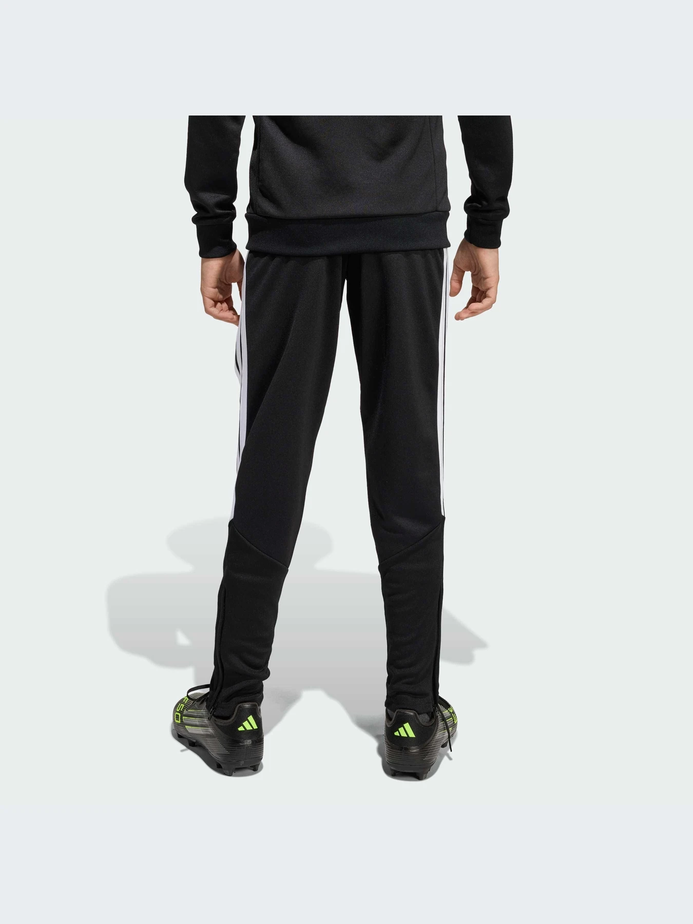 Брюки Adidas Tiro модель JY9680-KZ Брюки Adidas Tiro модель JY9680-KZ Фото