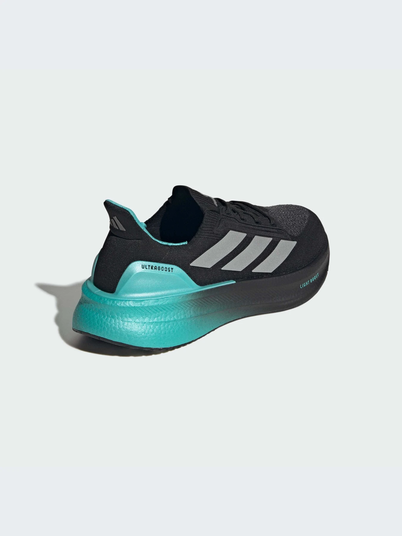 Кроссовки Adidas Ultraboost модель KJ3673-KZ Кроссовки Adidas Ultraboost модель KJ3673-KZ Фото