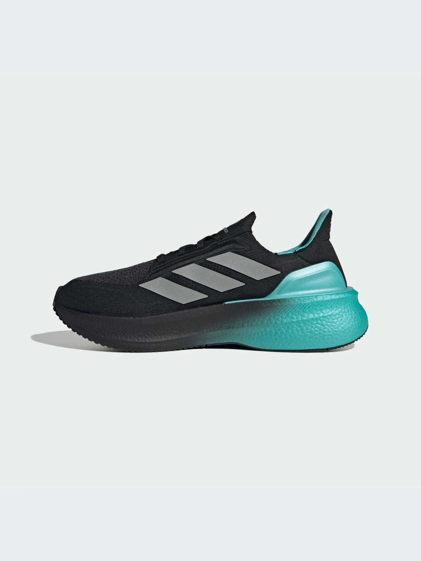 Кроссовки Adidas Ultraboost модель KJ3673-KZ Кроссовки Adidas Ultraboost модель KJ3673-KZ Фото