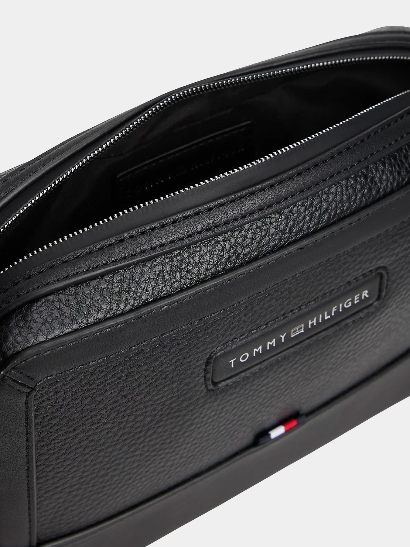 Сумки Tommy Hilfiger модель AM0AM14030-BDS Сумки Tommy Hilfiger модель AM0AM14030-BDS Фото