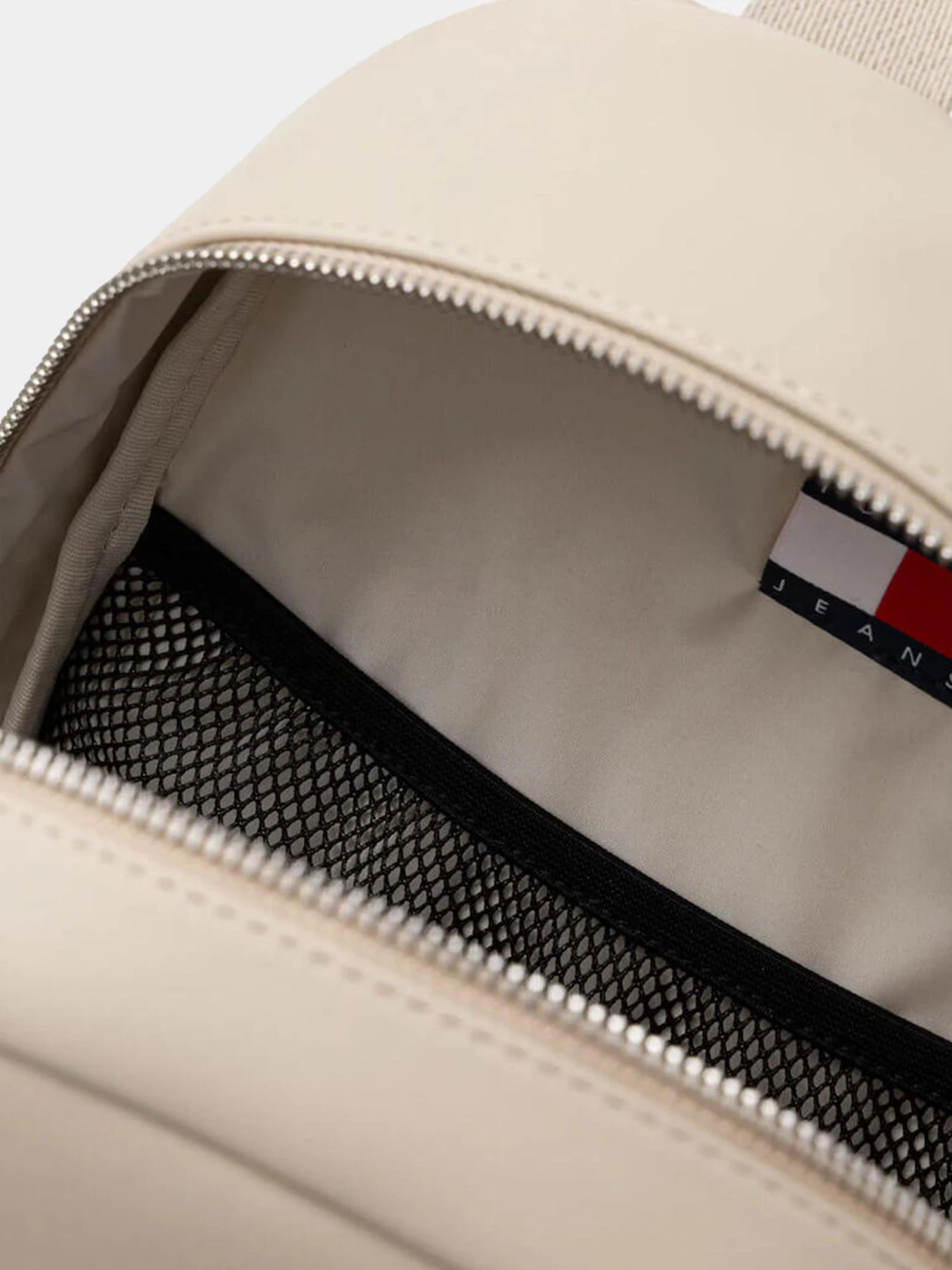 Рюкзаки Tommy Hilfiger модель AW0AW18086-ABY Рюкзаки Tommy Hilfiger модель AW0AW18086-ABY Фото