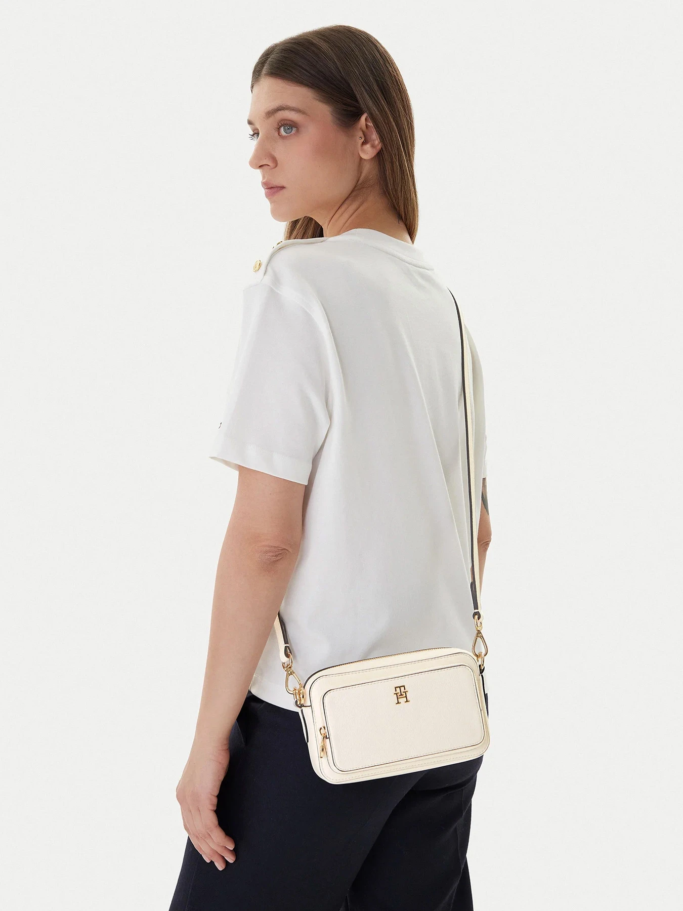 Сумки Tommy Hilfiger модель AW0AW18120-AEO Сумки Tommy Hilfiger модель AW0AW18120-AEO Фото