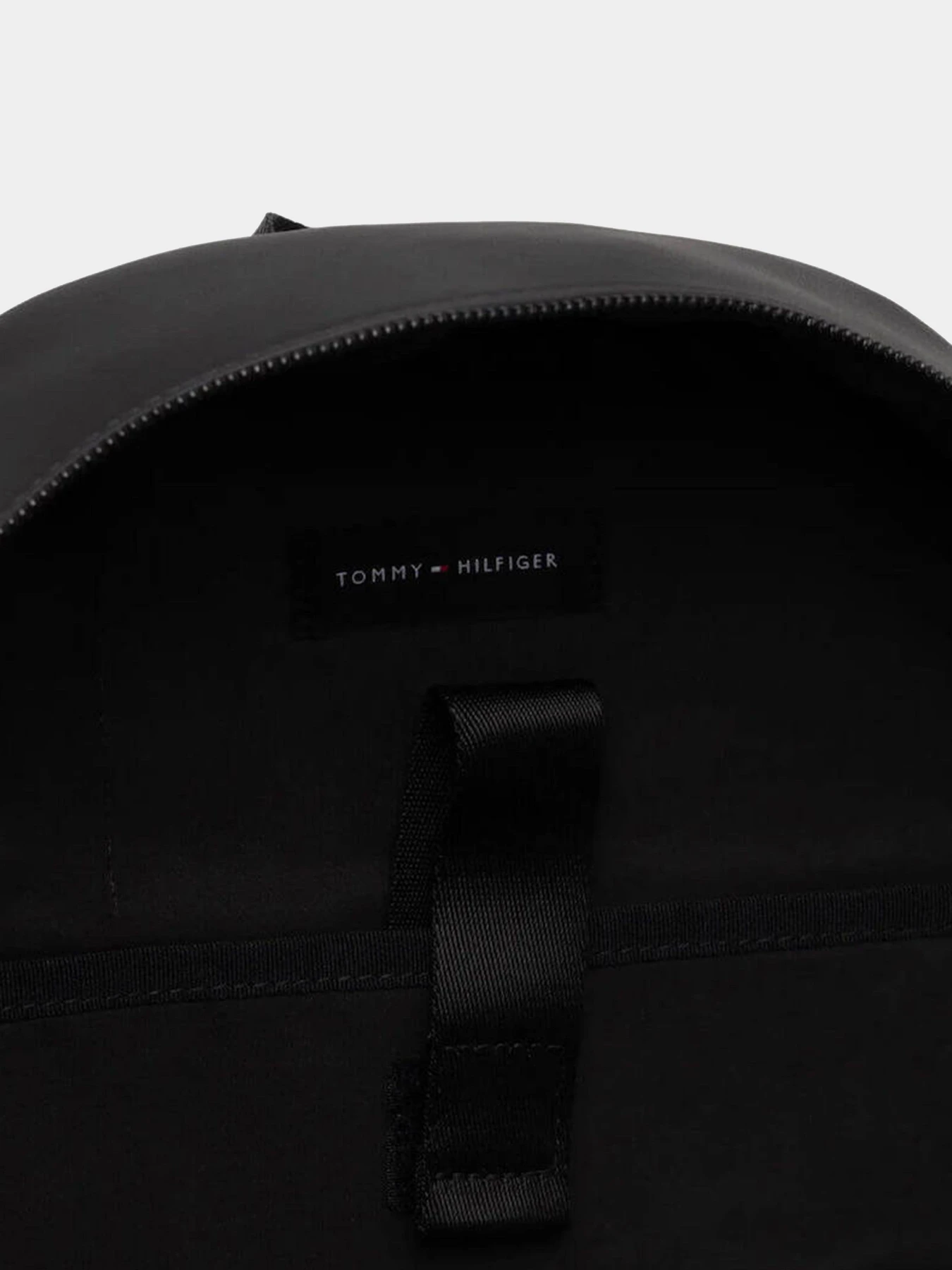 Рюкзаки Tommy Hilfiger модель AM0AM13979-BDS Рюкзаки Tommy Hilfiger модель AM0AM13979-BDS Фото