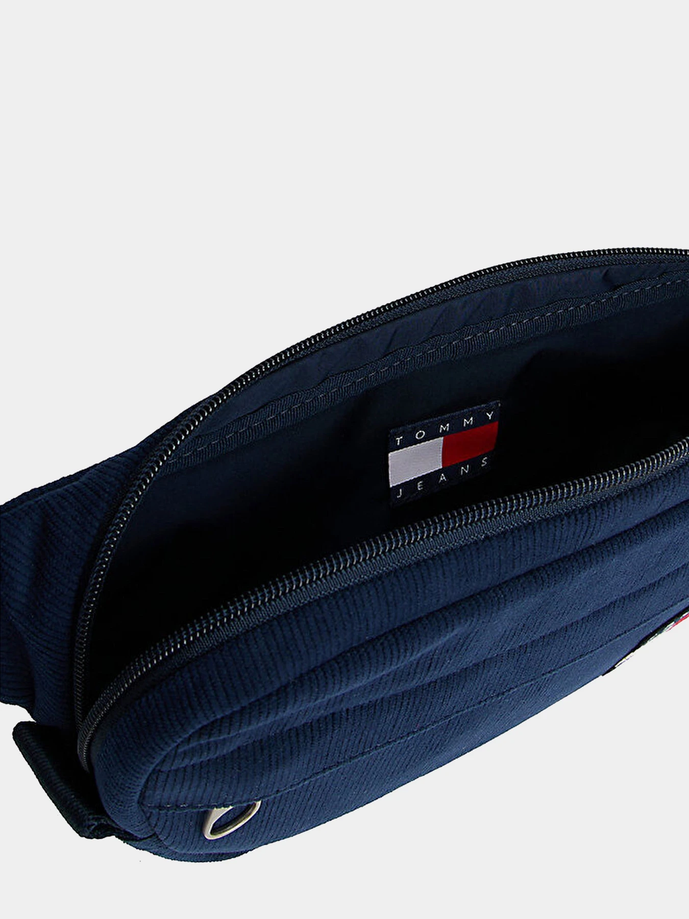 Сумки Tommy Hilfiger модель AM0AM13871-C1G Сумки Tommy Hilfiger модель AM0AM13871-C1G Фото