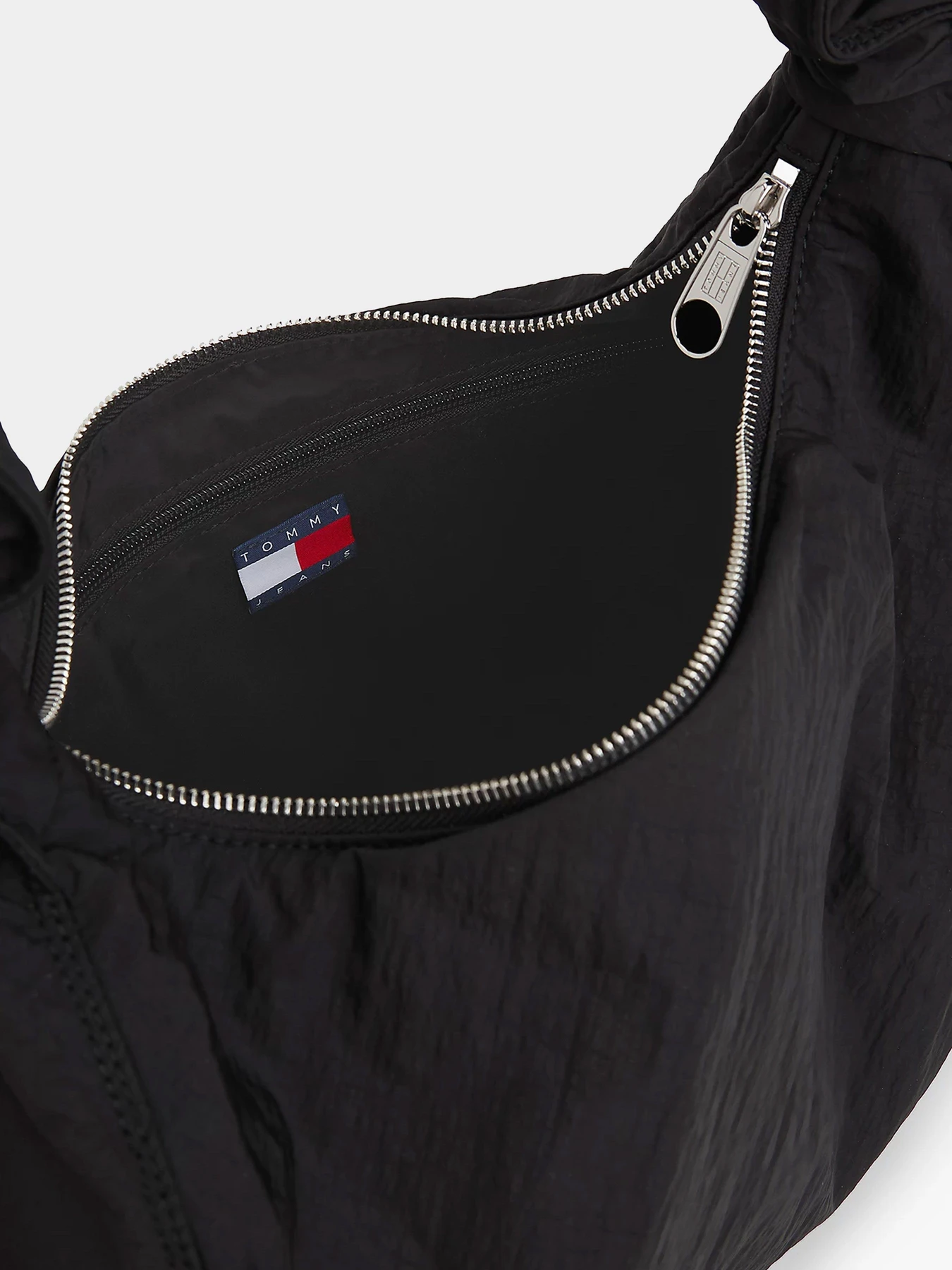Сумки Tommy Hilfiger модель AW0AW18079-BDS Сумки Tommy Hilfiger модель AW0AW18079-BDS Фото