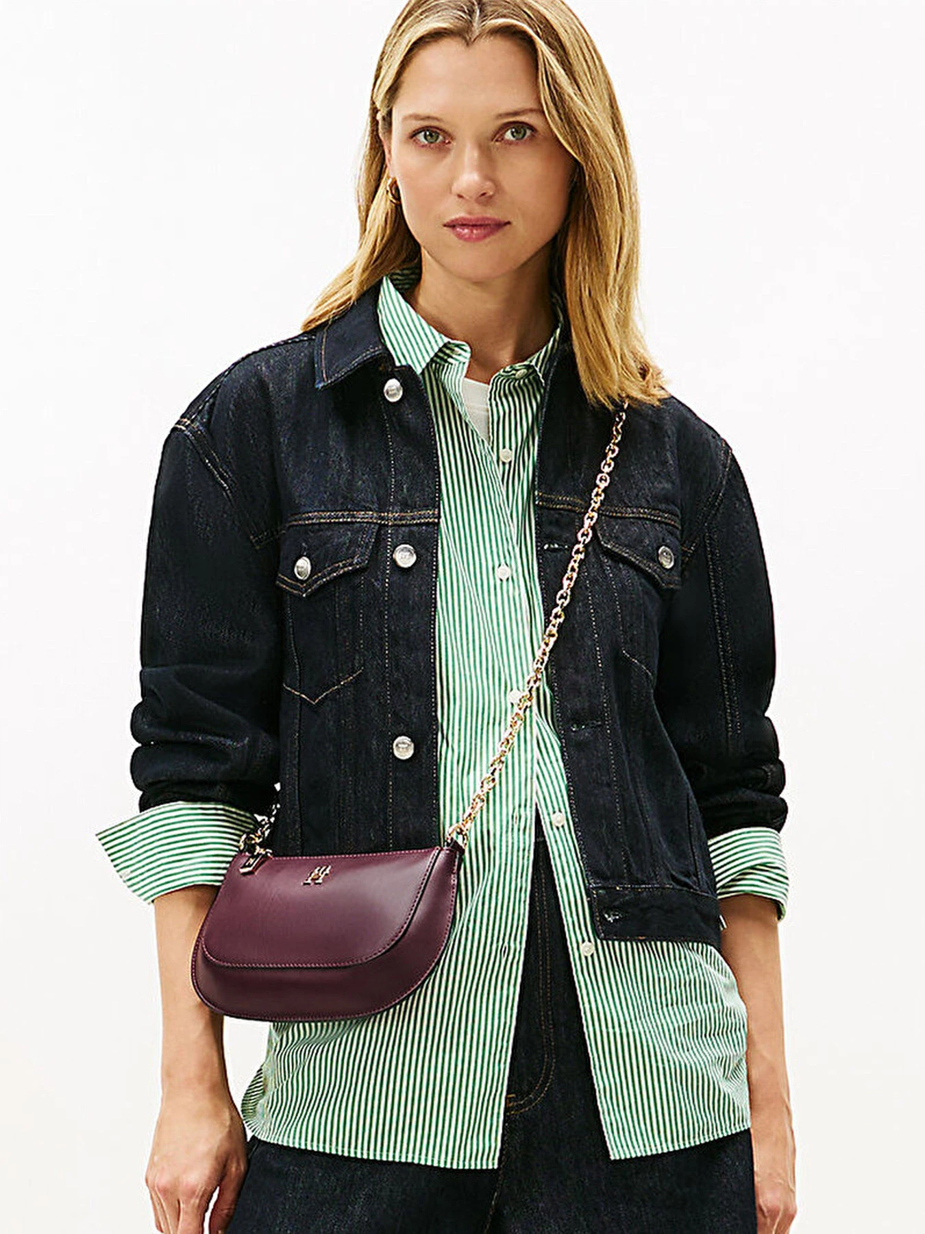 Сумки Tommy Hilfiger модель AW0AW18142-XI8 Сумки Tommy Hilfiger модель AW0AW18142-XI8 Фото