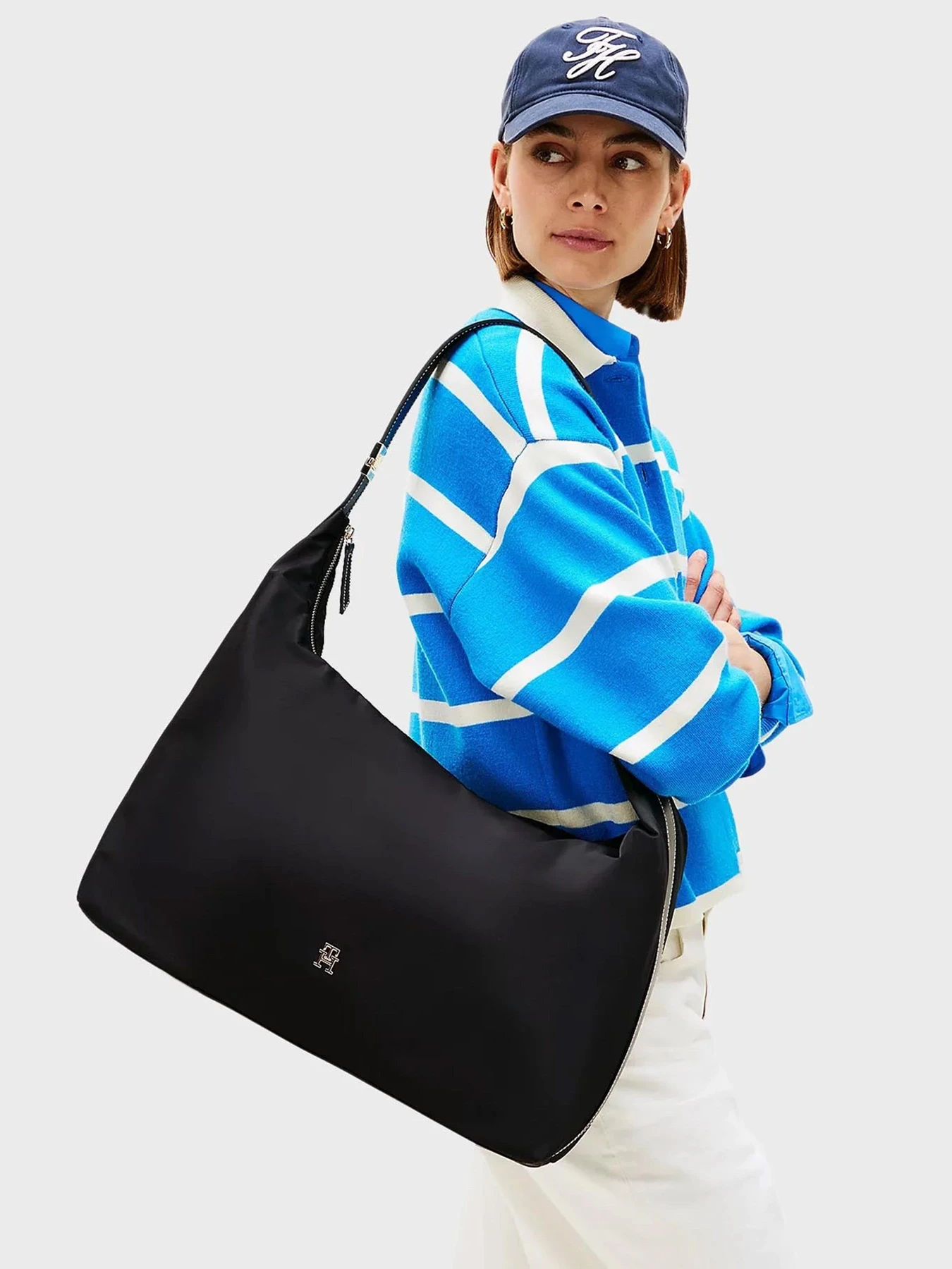 Сумки Tommy Hilfiger модель AW0AW18283-BDS Сумки Tommy Hilfiger модель AW0AW18283-BDS Фото