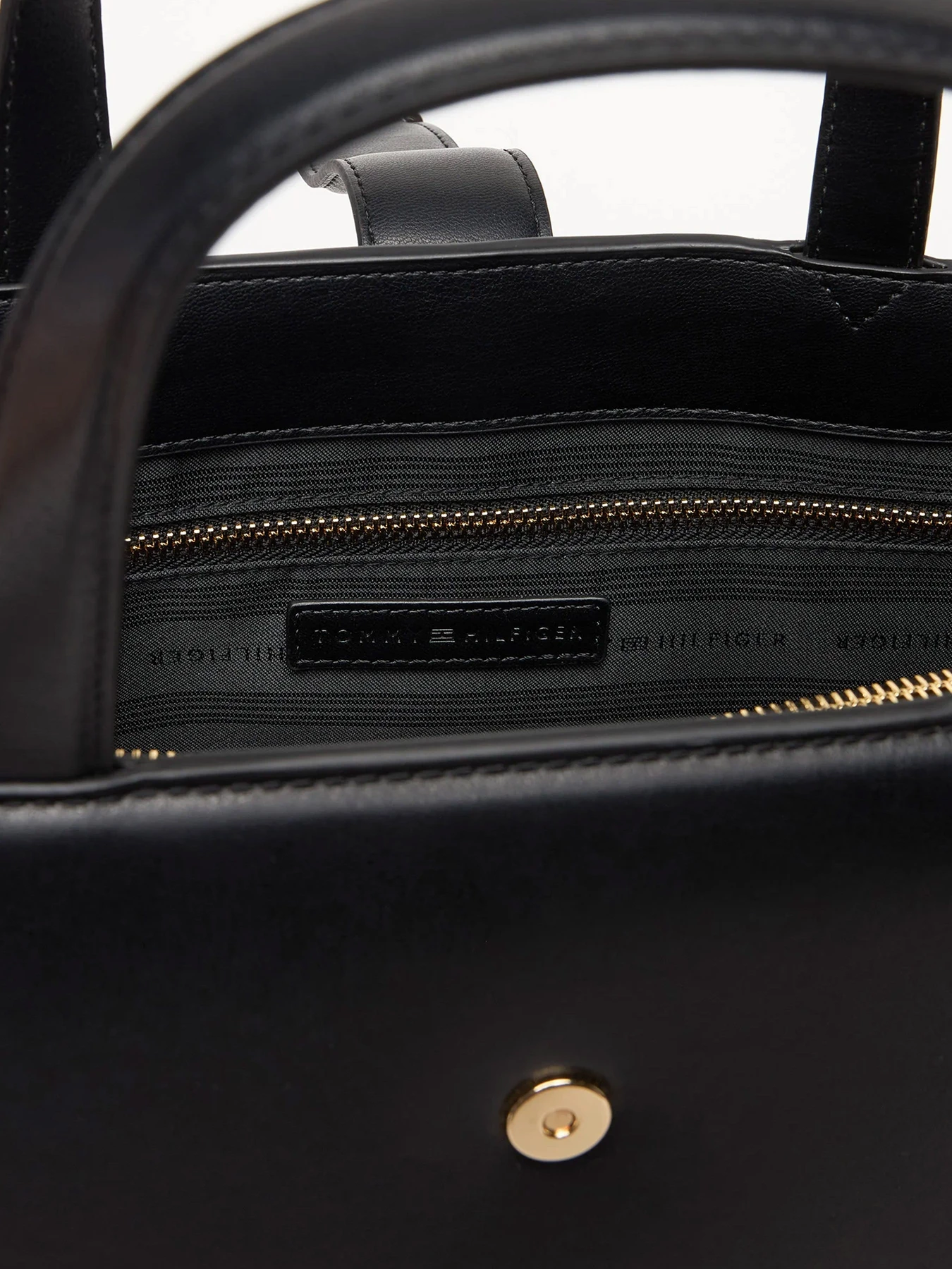 Сумки Tommy Hilfiger модель AW0AW18287-BDS Сумки Tommy Hilfiger модель AW0AW18287-BDS Фото