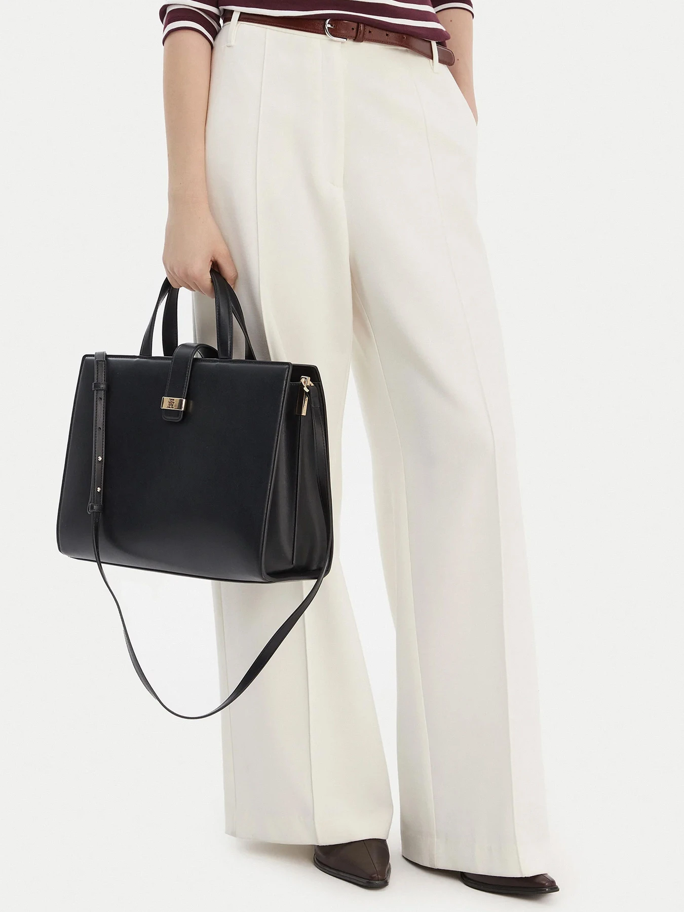 Сумки Tommy Hilfiger модель AW0AW18287-BDS Сумки Tommy Hilfiger модель AW0AW18287-BDS Фото
