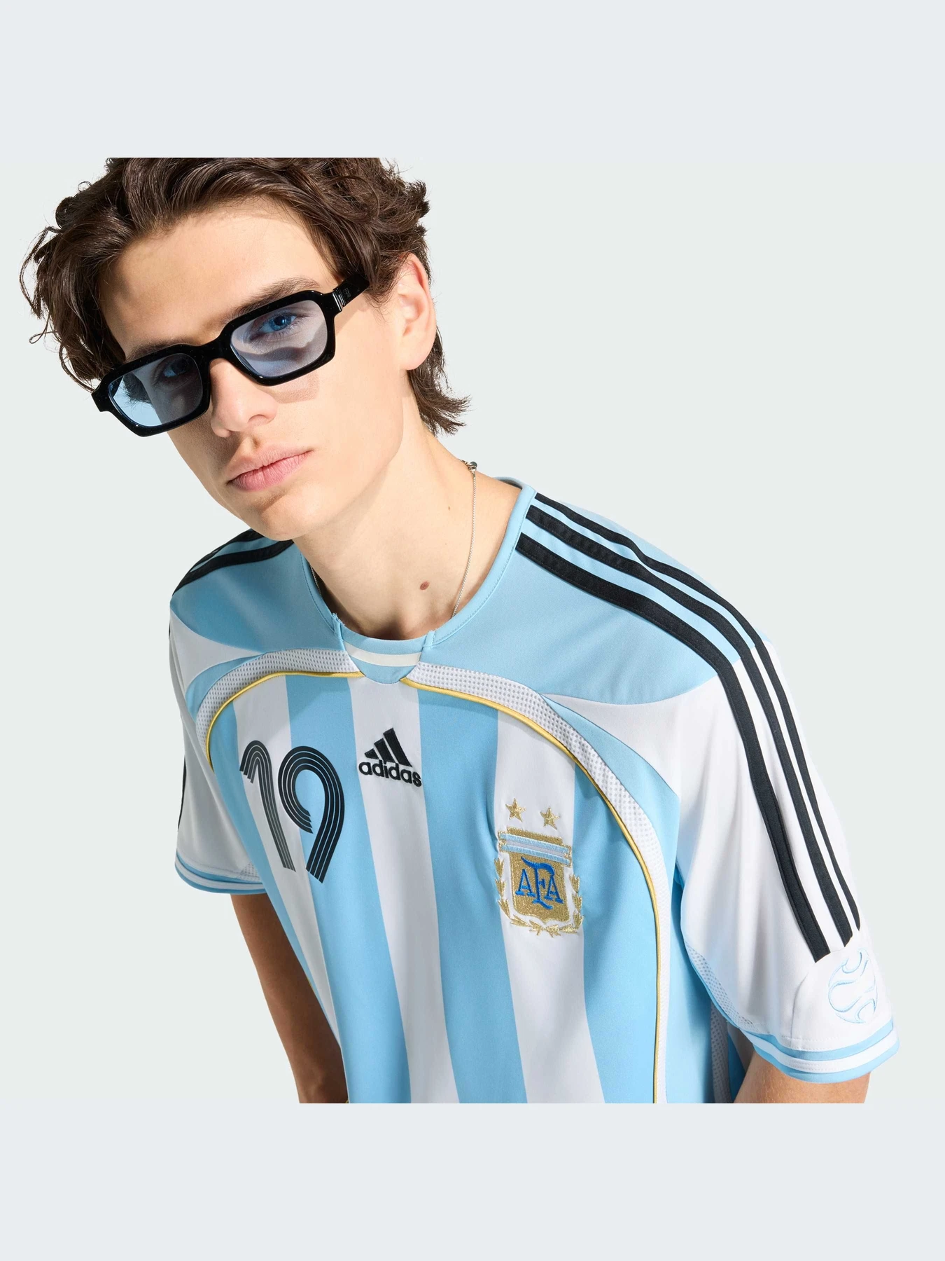 Футболки и поло Adidas модель JN3708-KZ Футболки и поло Adidas модель JN3708-KZ Фото
