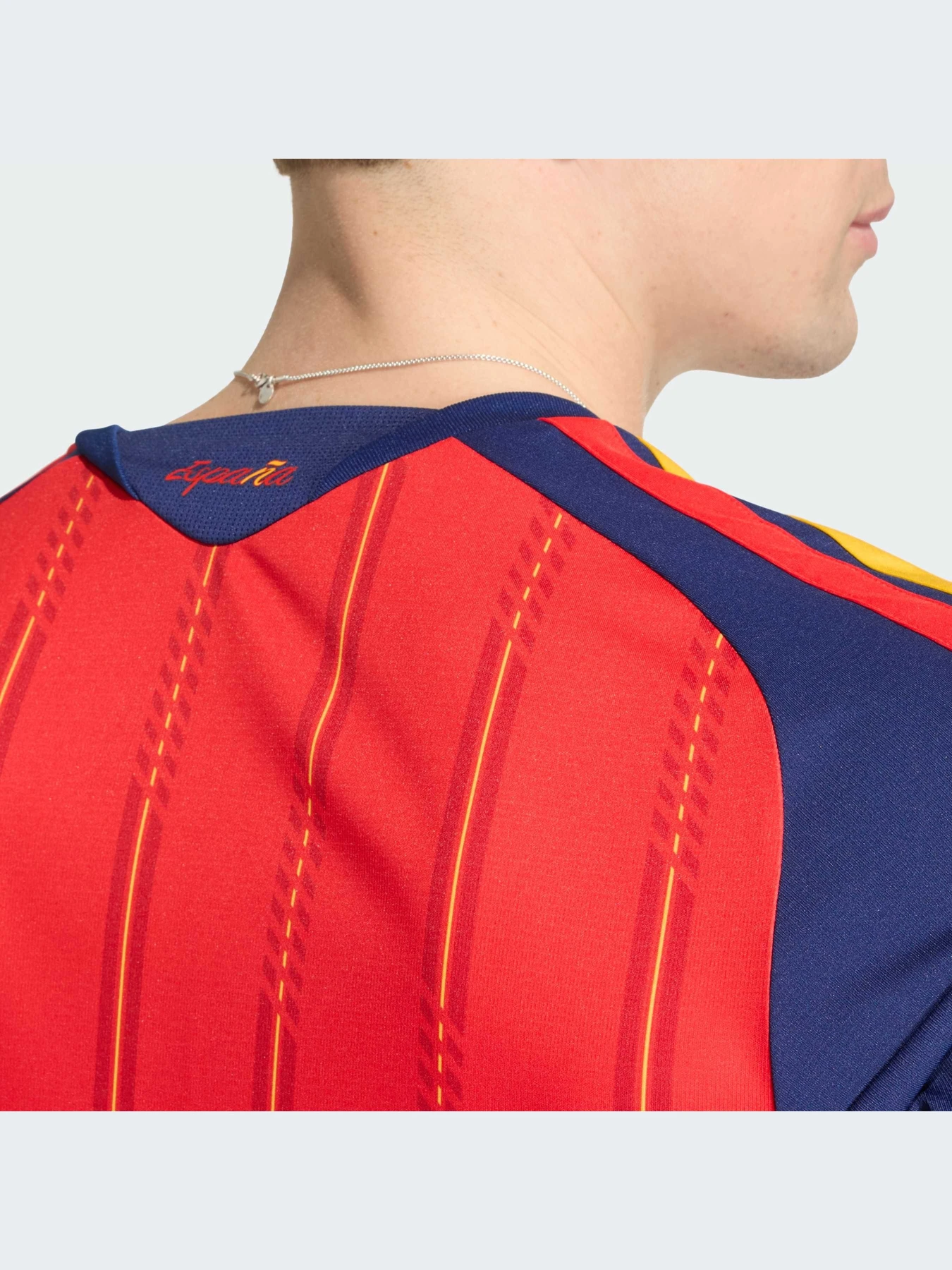 Футболки и поло Adidas модель JN4390-KZ Футболки и поло Adidas модель JN4390-KZ Фото