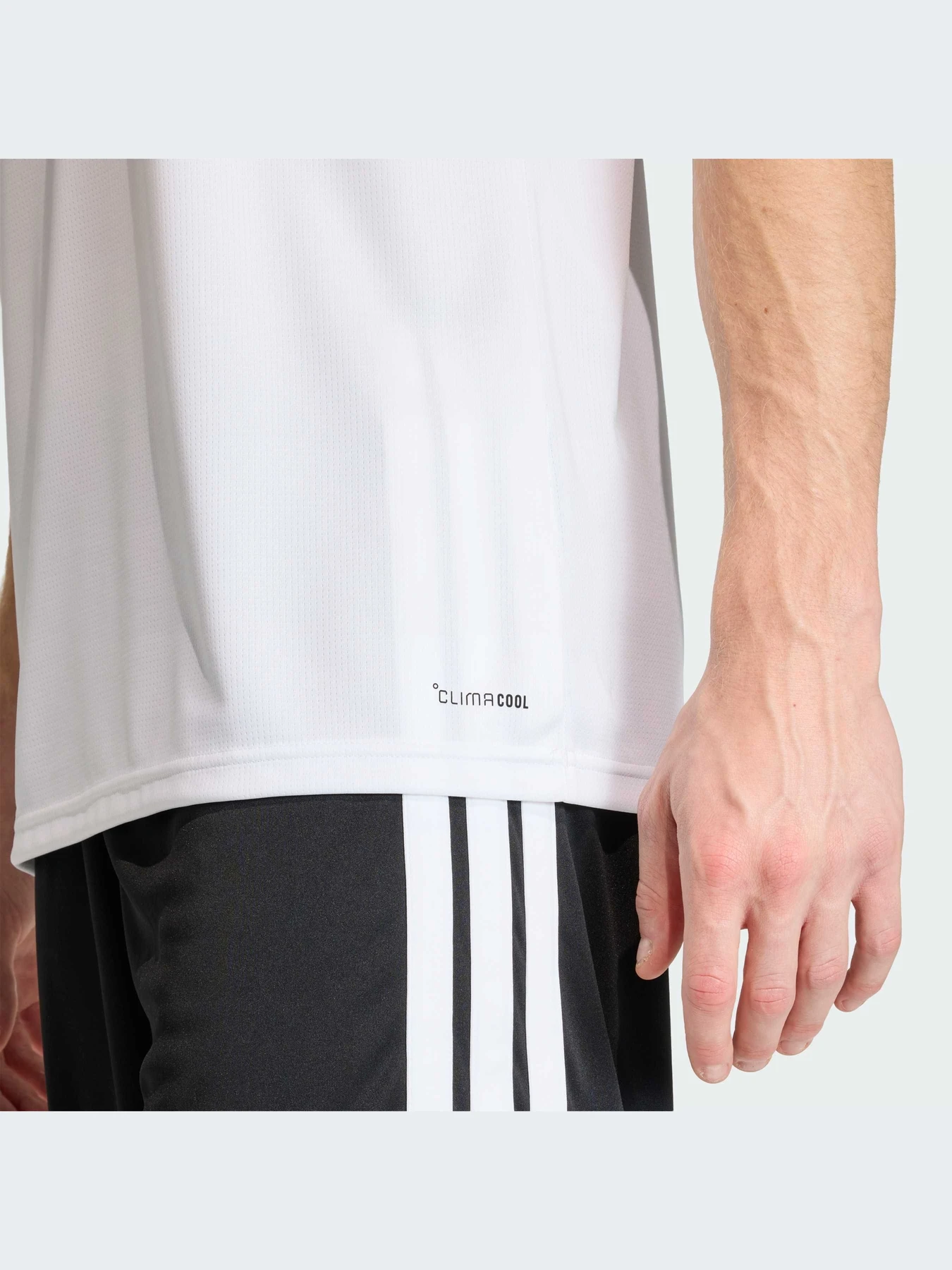 Футболки и поло Adidas модель KD8363-KZ Футболки и поло Adidas модель KD8363-KZ Фото
