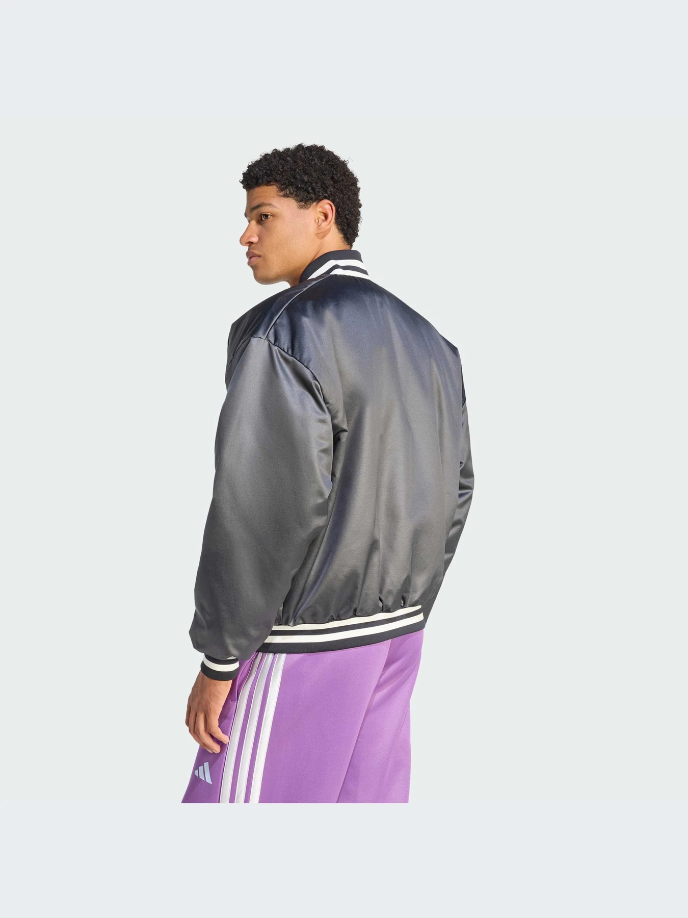 Куртки и дубленки Adidas модель JZ6913-KZ Куртки и дубленки Adidas модель JZ6913-KZ Фото