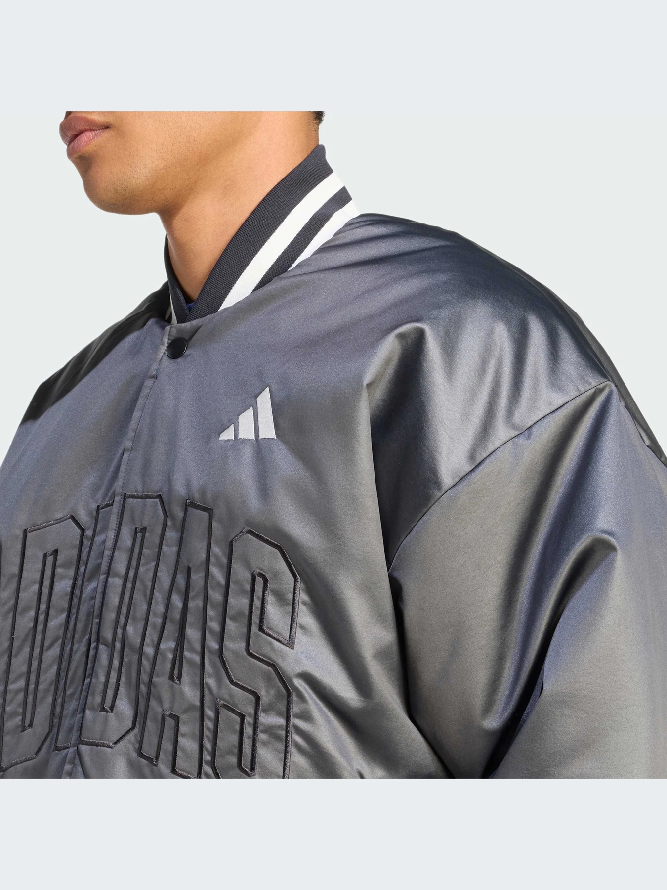 Куртки и дубленки Adidas модель JZ6913-KZ Куртки и дубленки Adidas модель JZ6913-KZ Фото