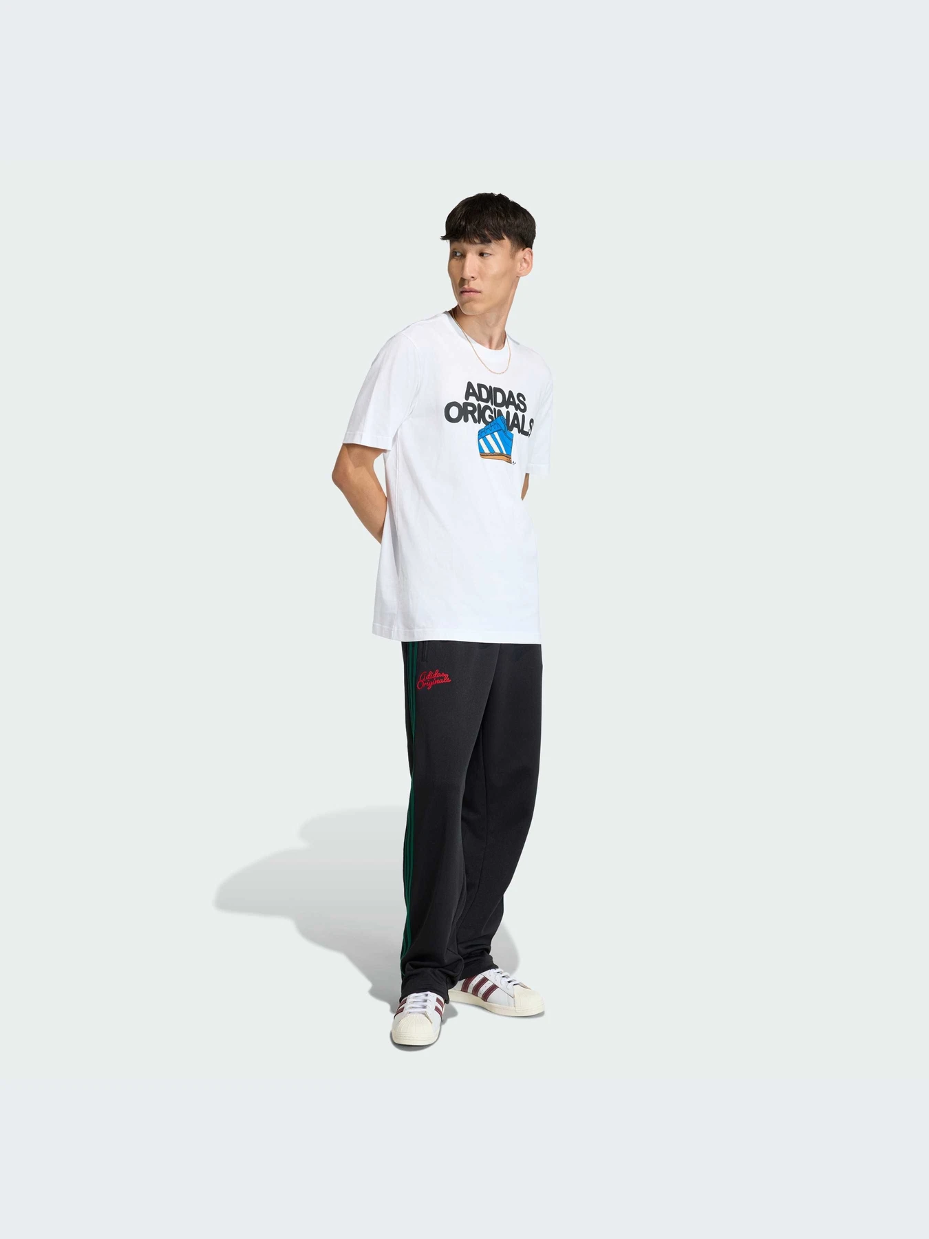 Футболки и поло Adidas Graphics модель KT0488-KZ Футболки и поло Adidas Graphics модель KT0488-KZ Фото