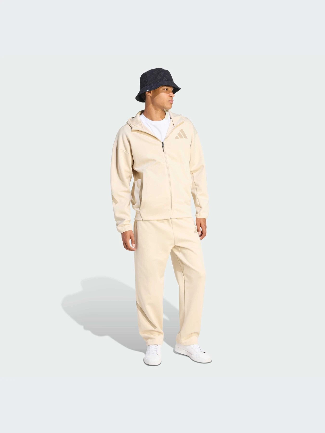 Брюки Adidas ZNE модель KE4709-KZ Брюки Adidas ZNE модель KE4709-KZ Фото