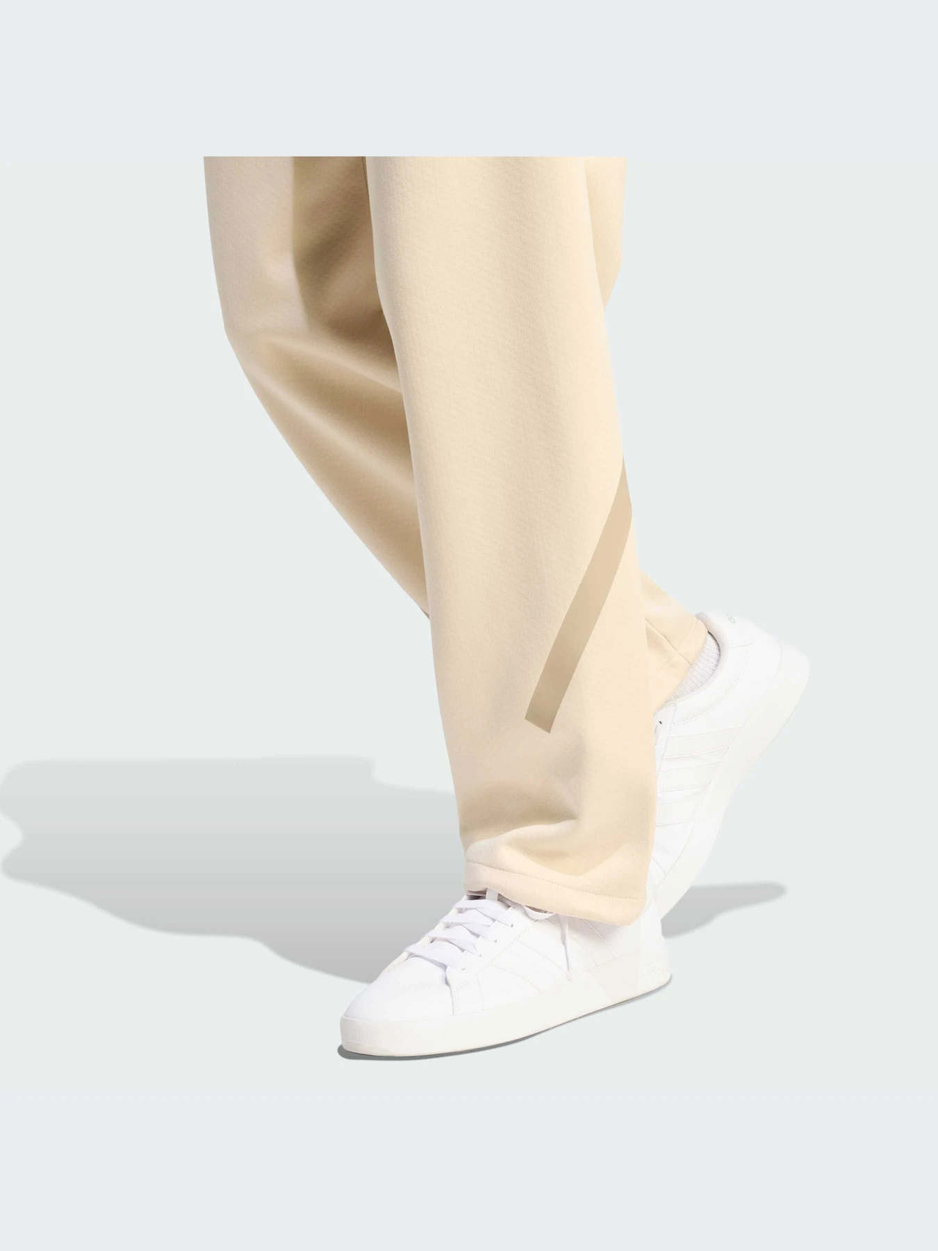 Брюки Adidas ZNE модель KE4709-KZ Брюки Adidas ZNE модель KE4709-KZ Фото