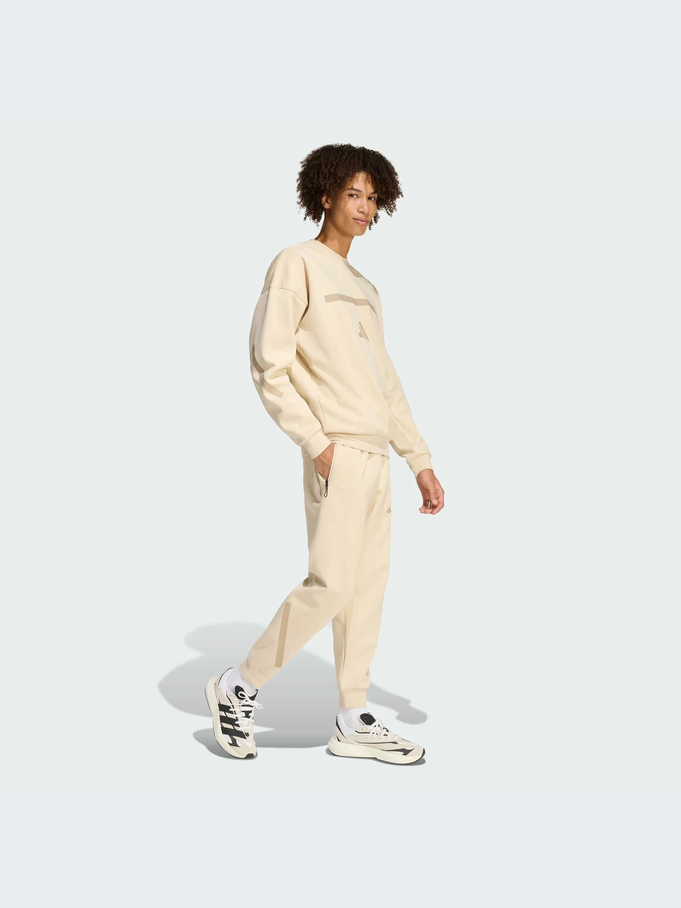 Брюки Adidas ZNE модель KE4684-KZ Брюки Adidas ZNE модель KE4684-KZ Фото