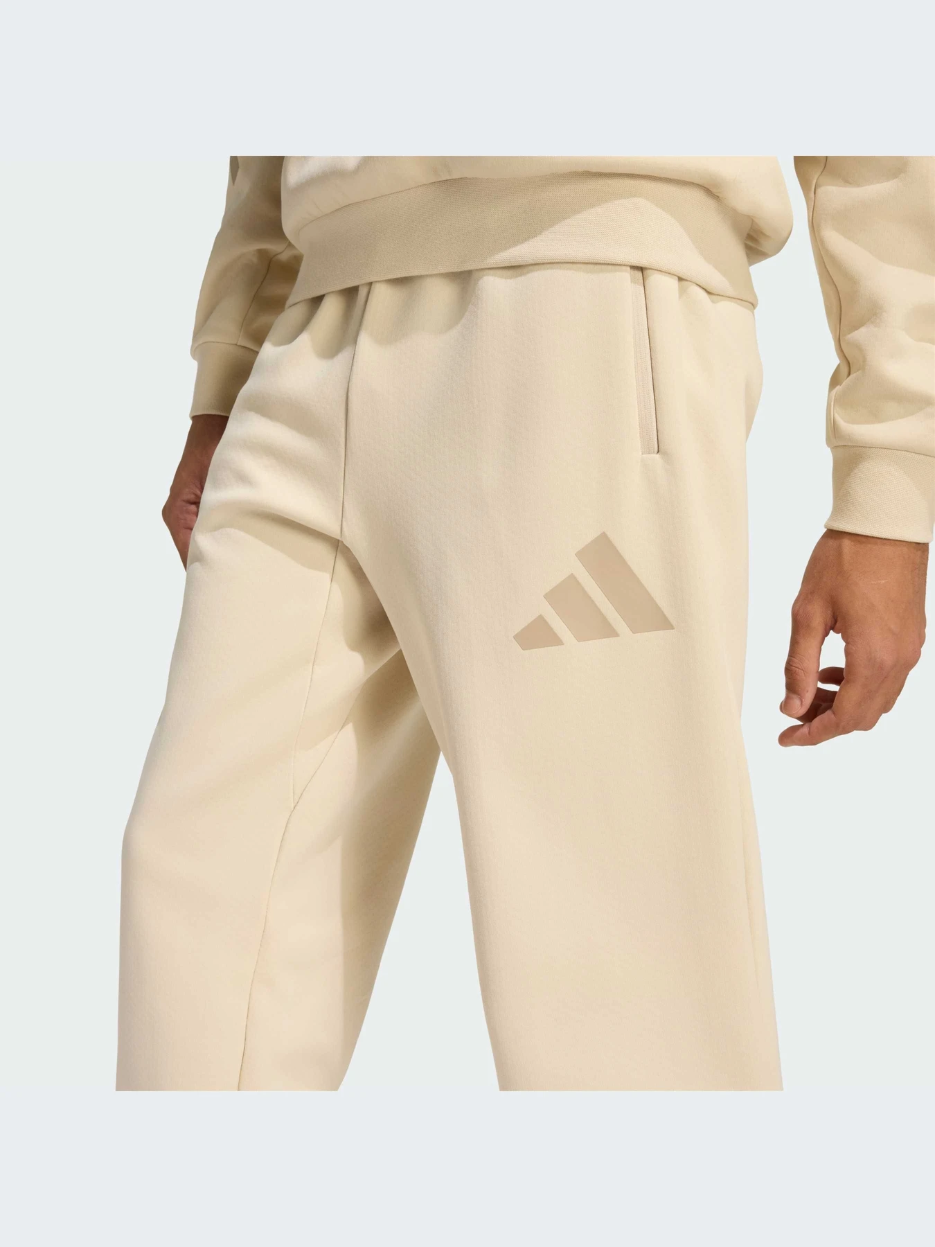 Брюки Adidas ZNE модель KE4684-KZ Брюки Adidas ZNE модель KE4684-KZ Фото