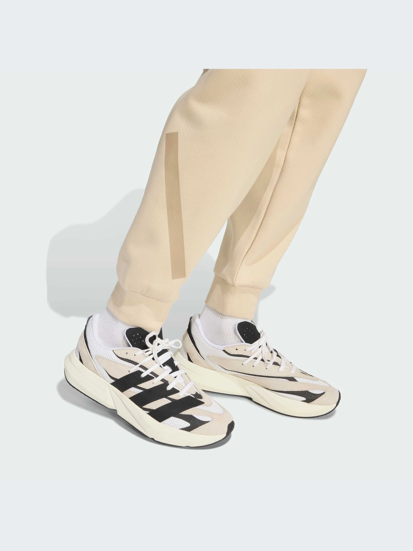 Брюки Adidas ZNE модель KE4684-KZ Брюки Adidas ZNE модель KE4684-KZ Фото