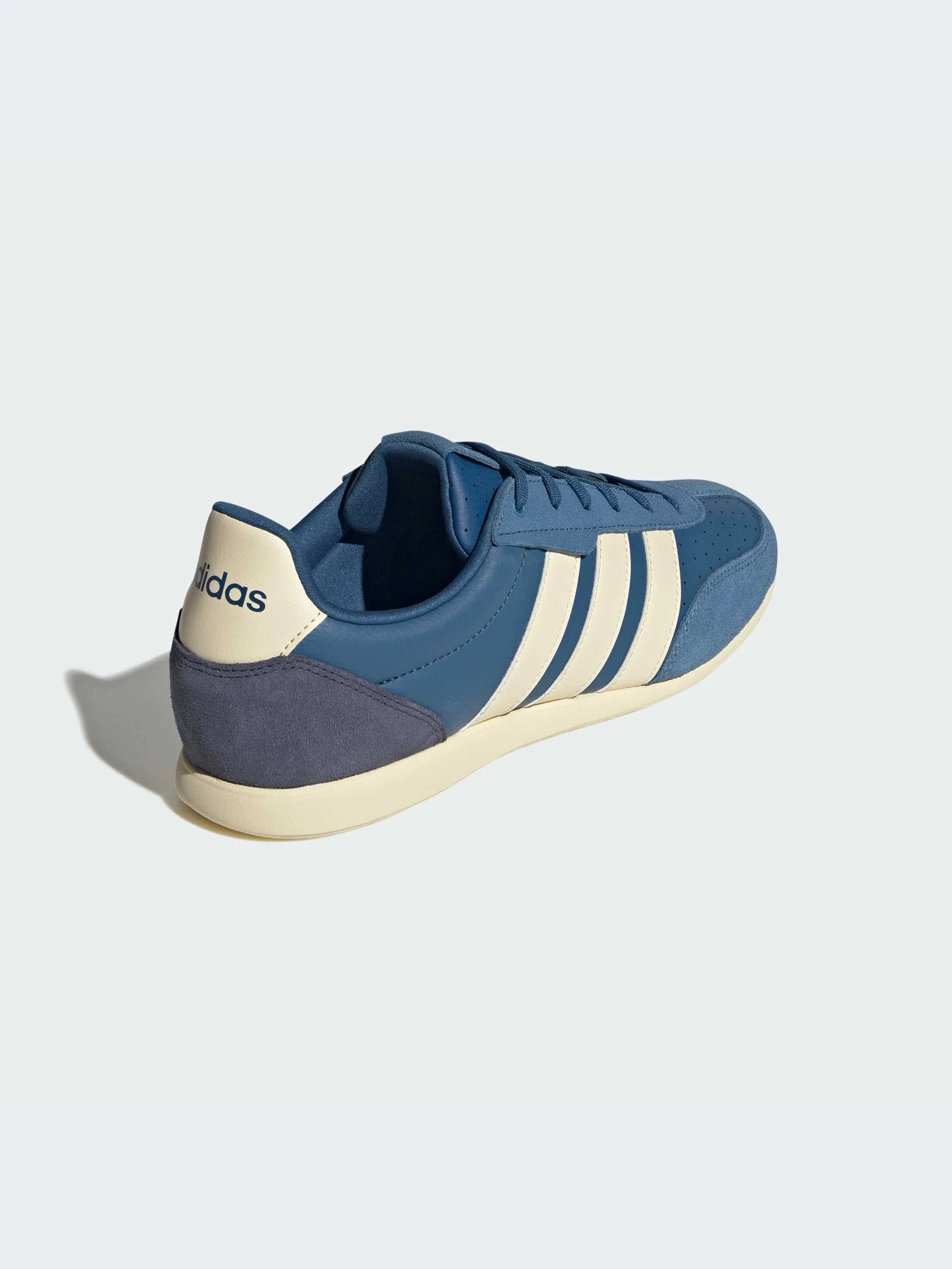 Кроссовки Adidas модель HQ7378-KZ Кроссовки Adidas модель HQ7378-KZ Фото