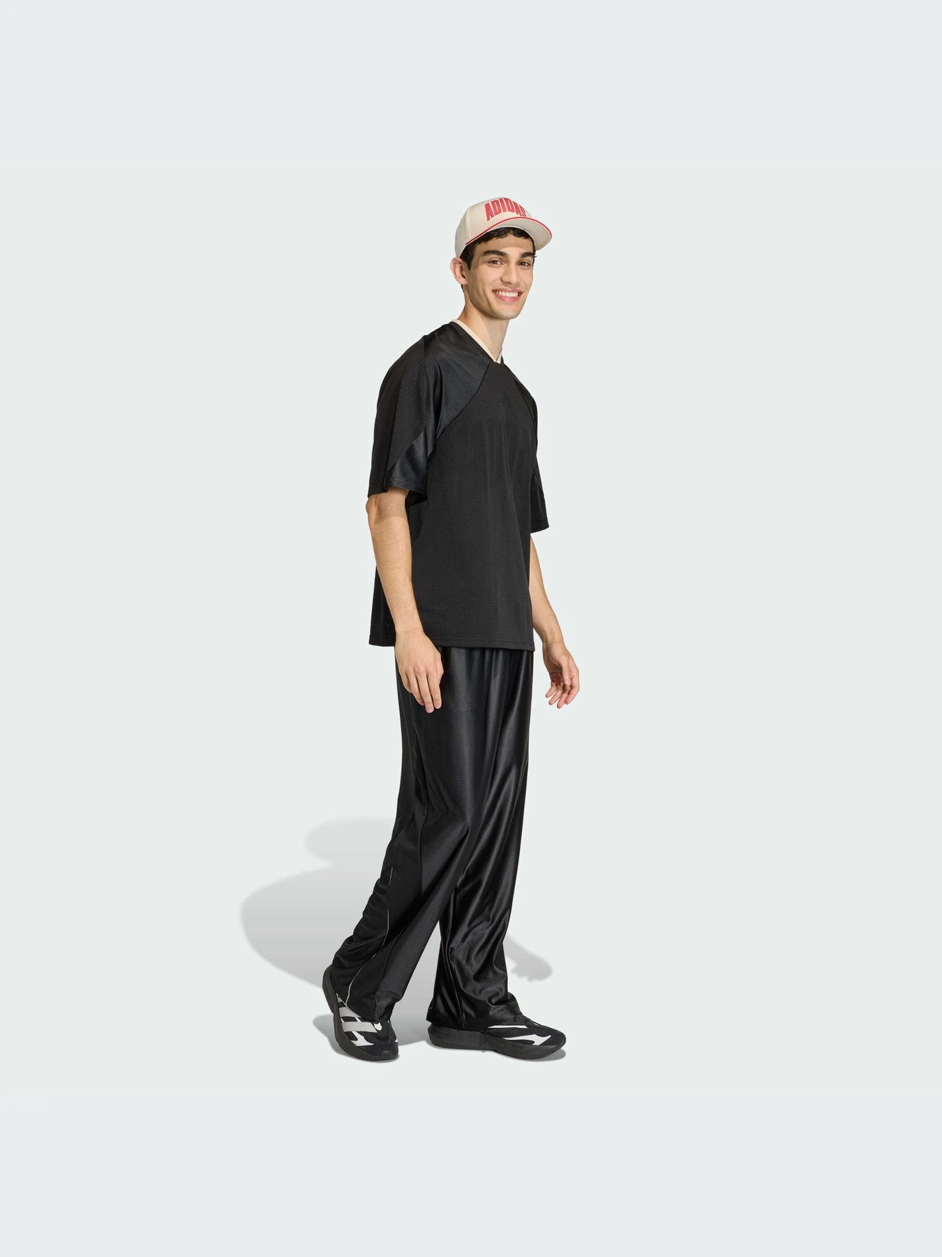 Футболки и поло Adidas модель JZ6853-KZ Футболки и поло Adidas модель JZ6853-KZ Фото